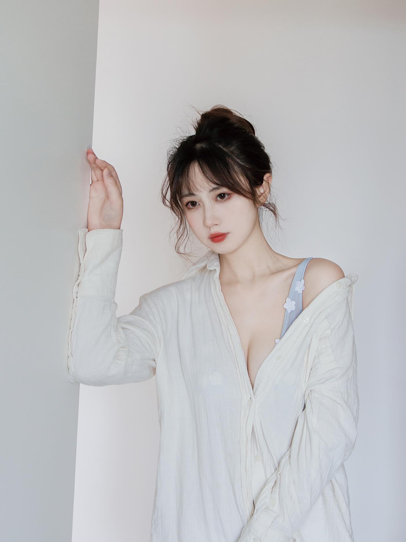 次元少女念雪ww 居家蓝色 [25P/255MB]