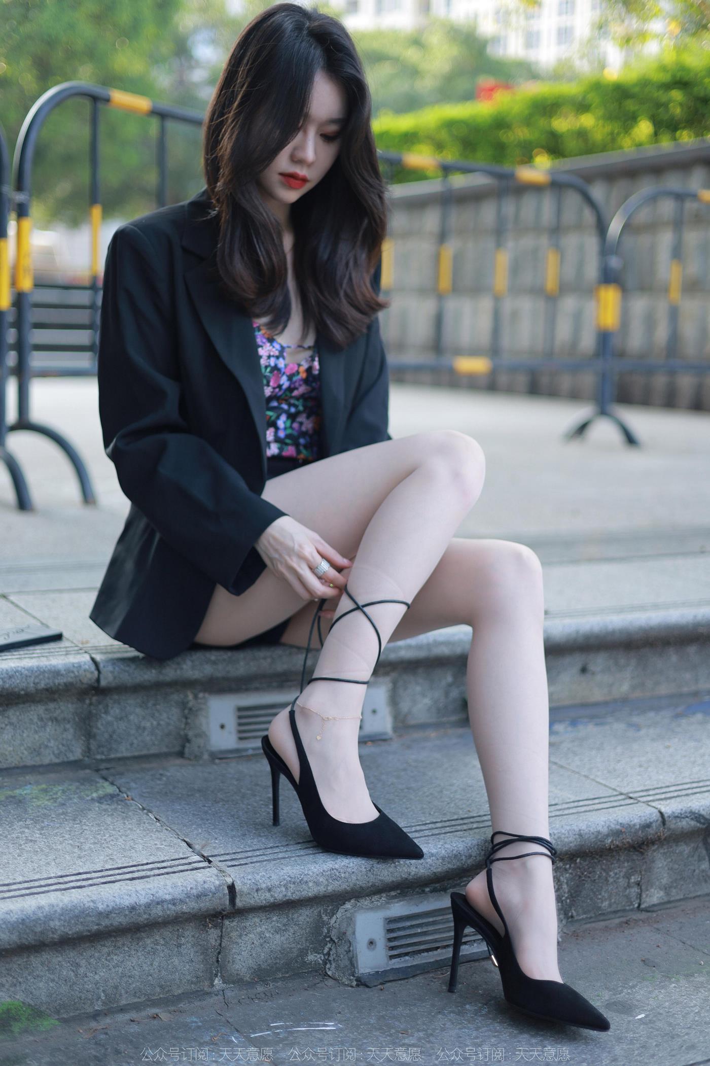 [IESS异思趣向] 2022.05.24 丝享家1097：佳爷《四月特辑》[79P/113MB]