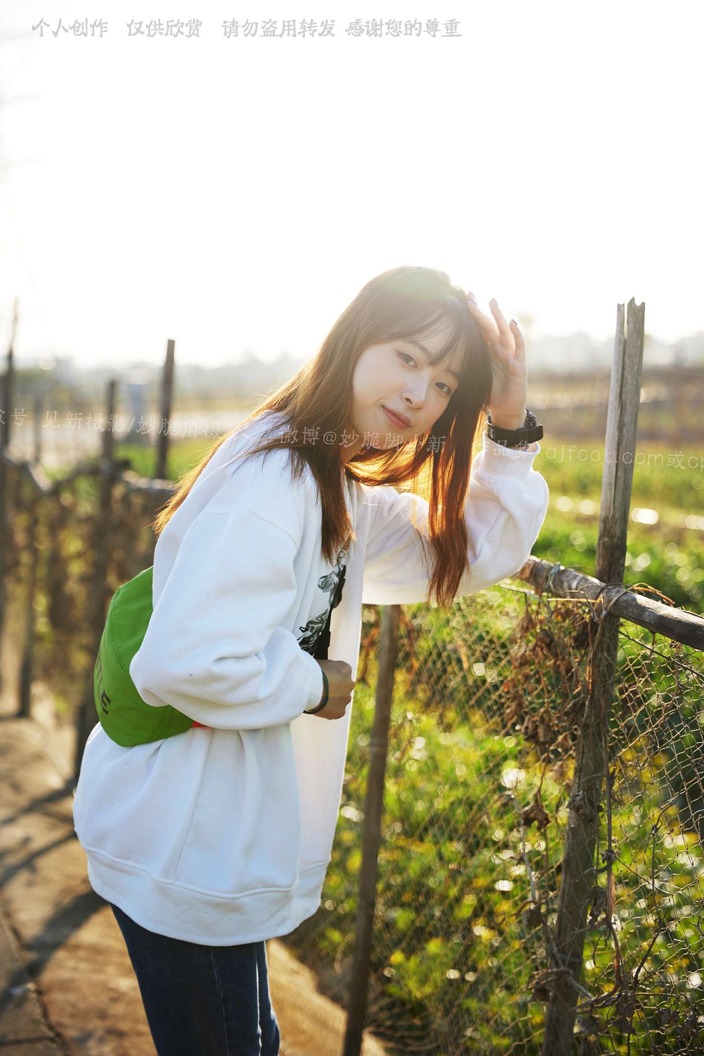 [见新摄影]NO.027 追赶落日余晖的逆光少女[133P/1V/949MB]