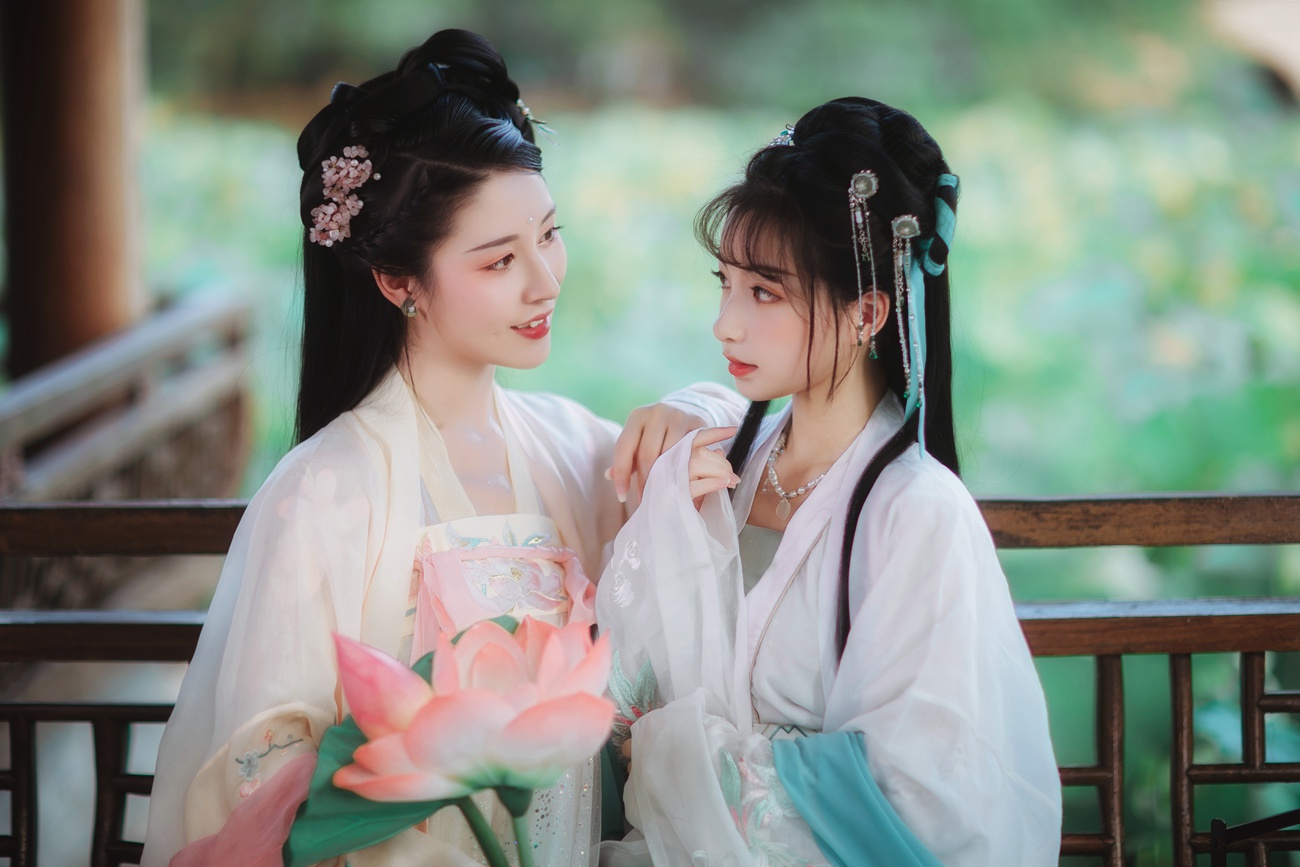 [YITUYU艺图语] 2022.01.03 荷 葵花花花儿 [21P/112MB]