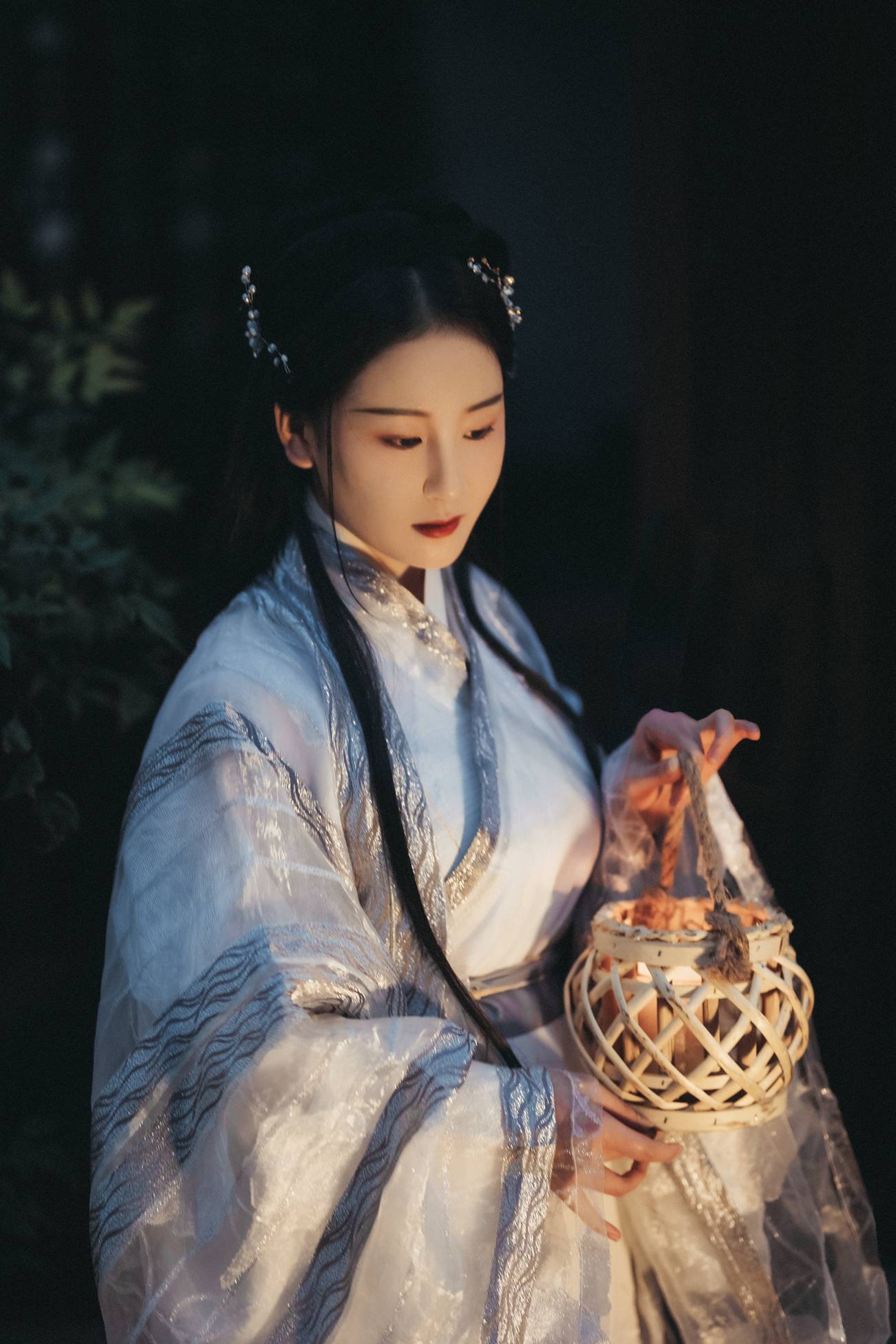 [YITUYU艺图语] 2021.10.19 南歌子 淡蓝色忧伤静流淌 [27P/403MB]