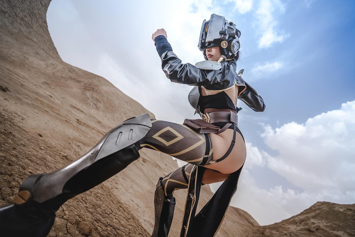 秋和柯基(夏小秋秋秋) - 荷光者梵蒂[30P/1V/880MB]