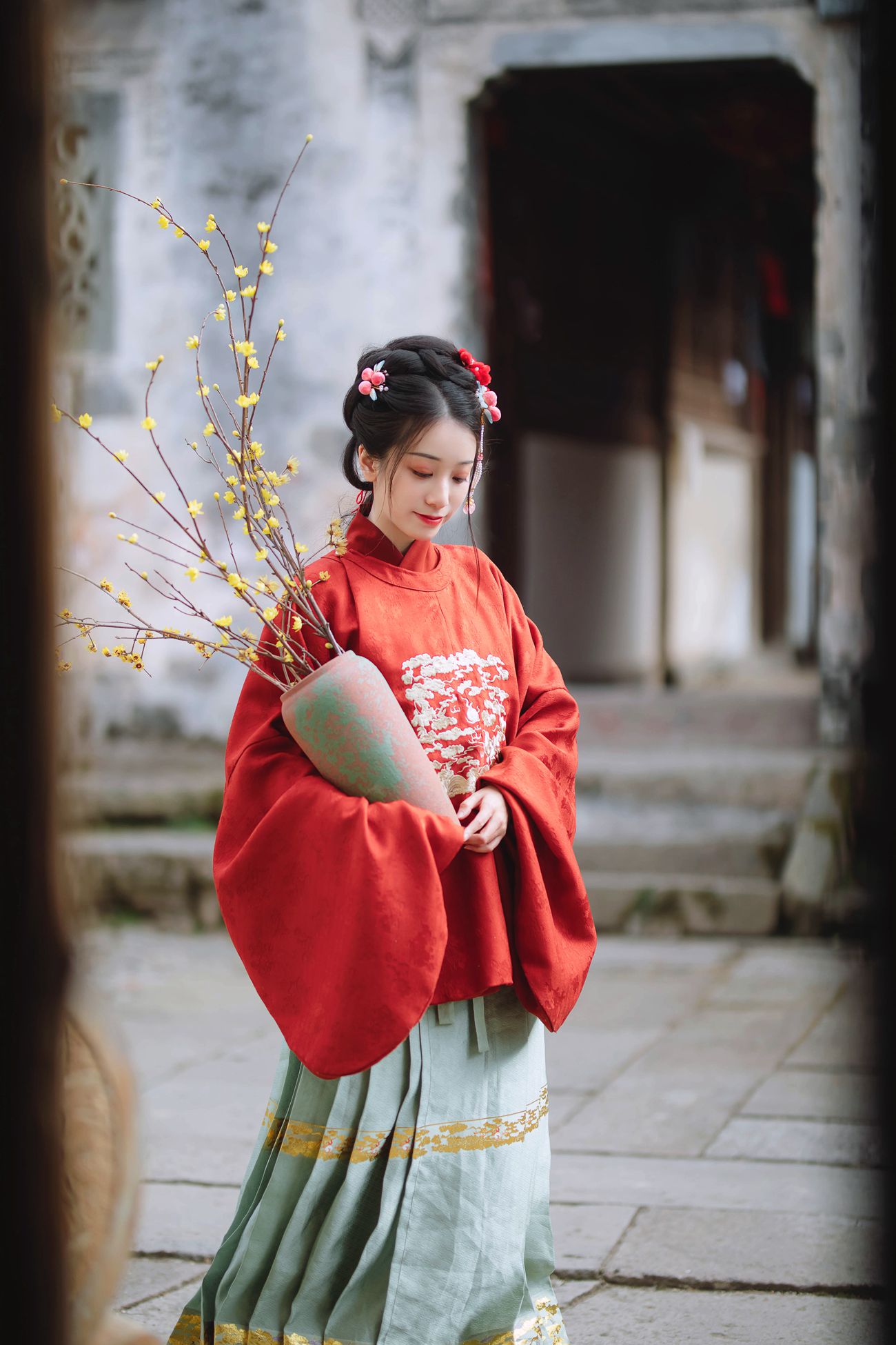 [YITUYU艺图语] 2022.01.06 新年 小清菡 [33P/400MB]