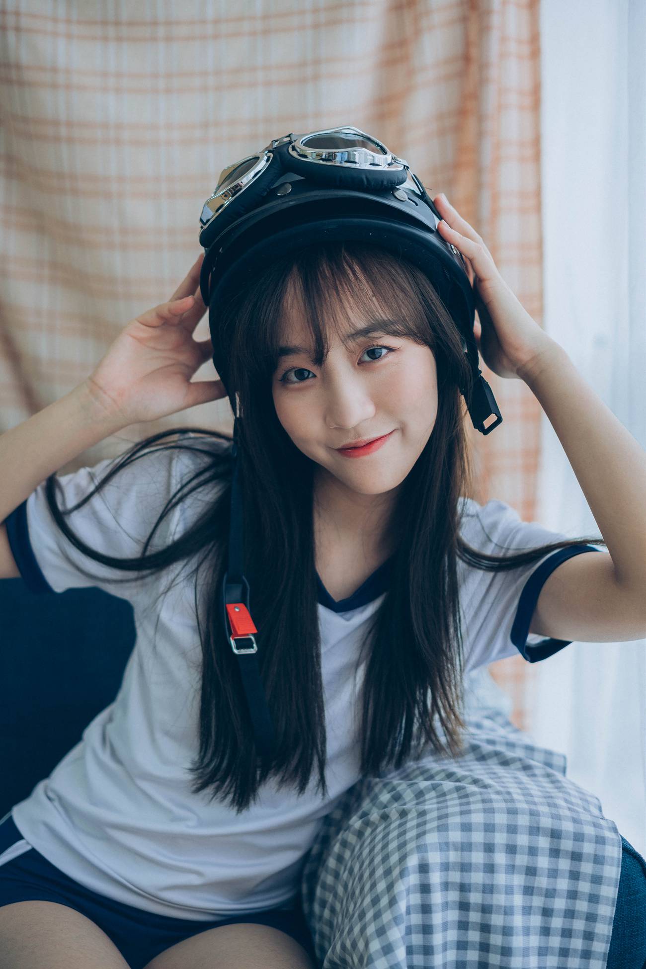 [YITUYU艺图语] 2021.11.02 女摄影师 D [24P/249MB]