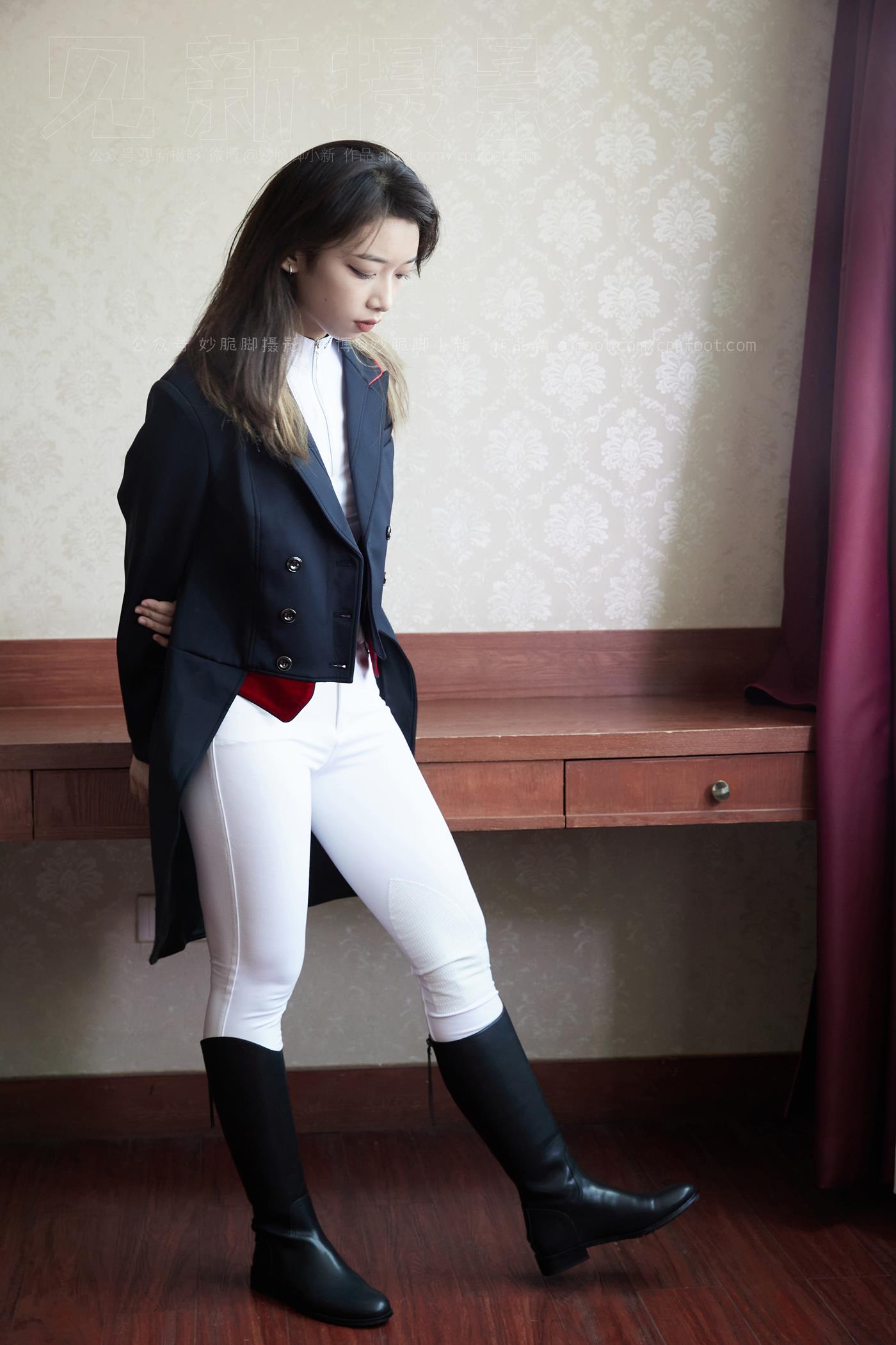 [见新摄影]NO.021 巅峰 英姿飒爽 帅气少女风 ｜ 又酷又美的骑[323P/1V/2.86GB]