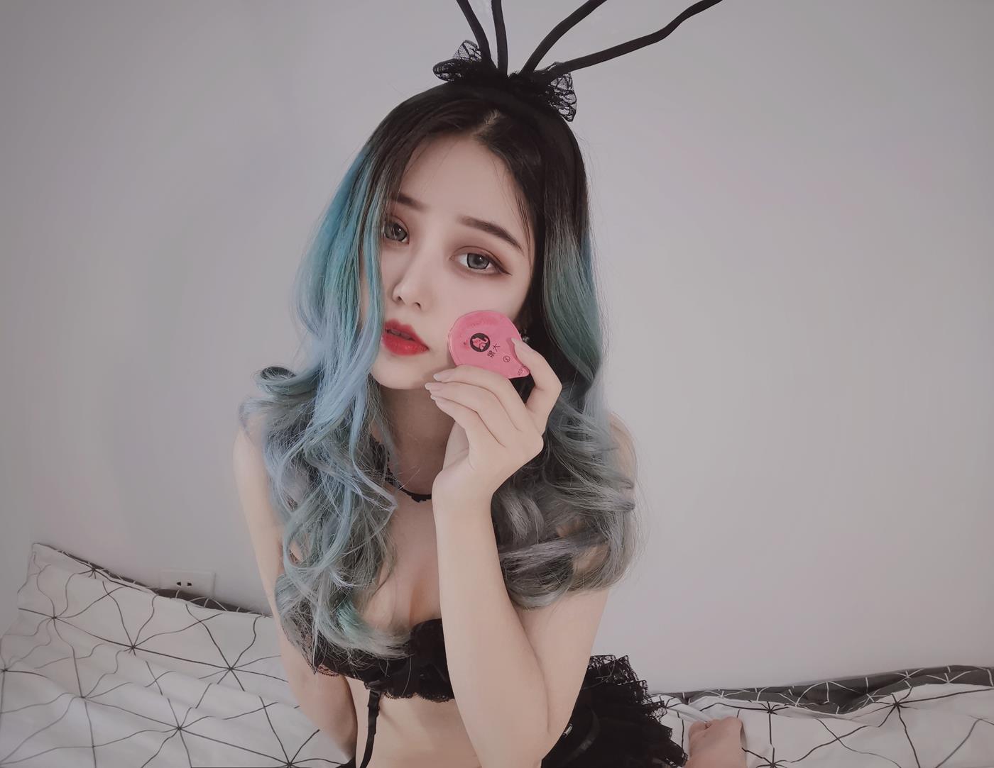 eloise软软 小粉盒黑兔子 [85P/189MB]