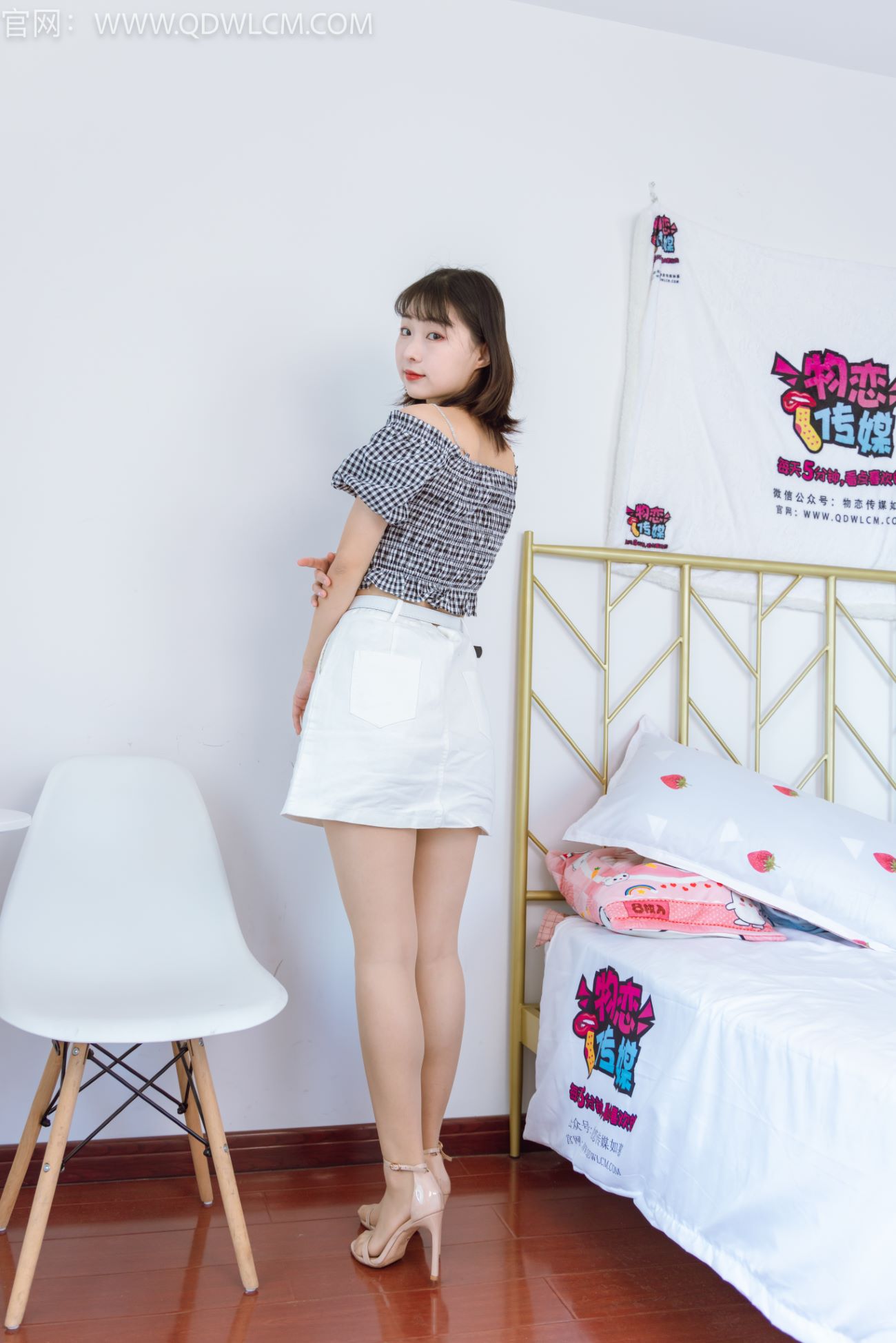 物恋传媒 NO.1251 月心-落日归山海[144P/1V/5.78GB]