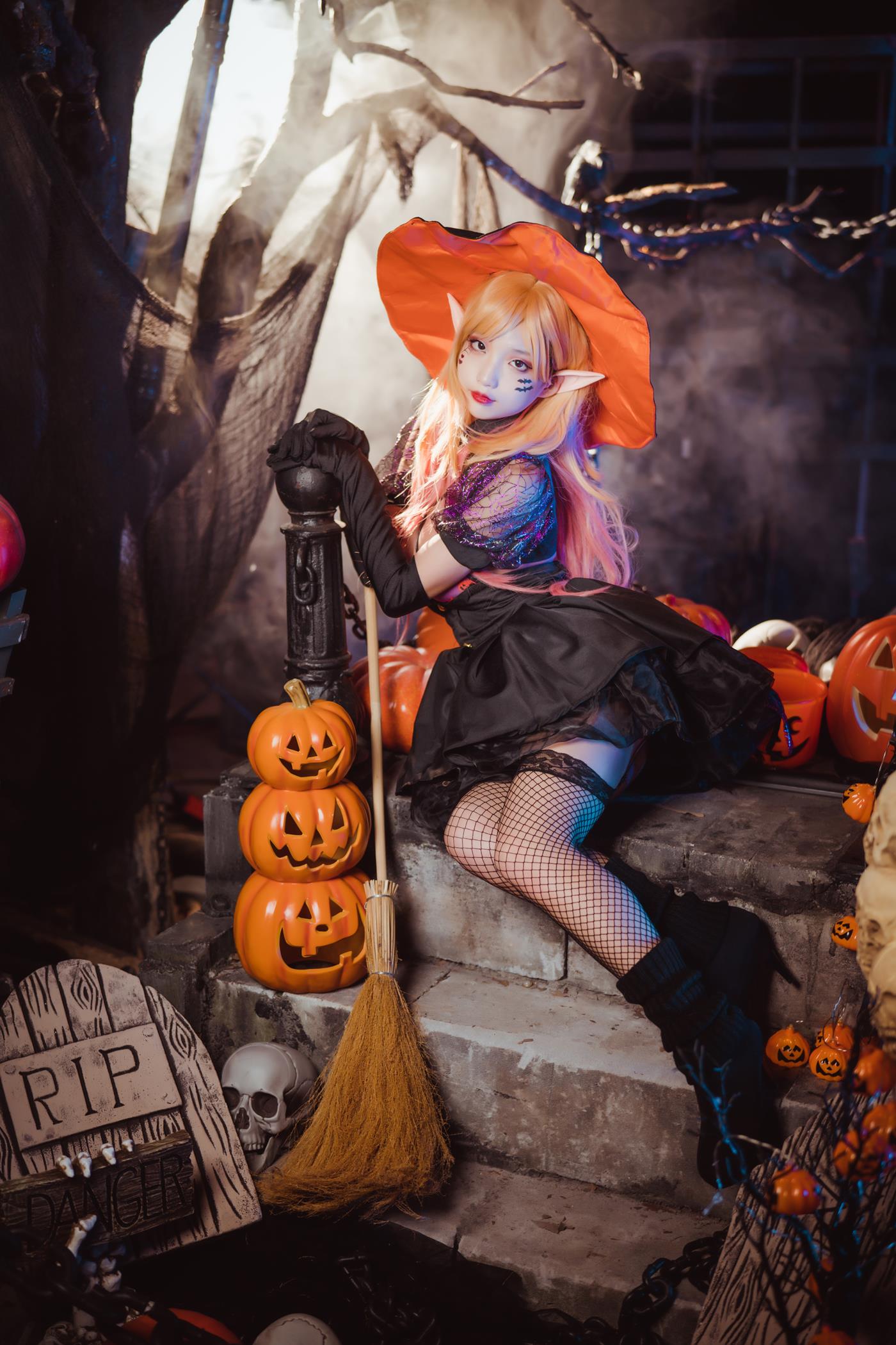 狐玖玖 喜多川万圣节 [14P/283MB]