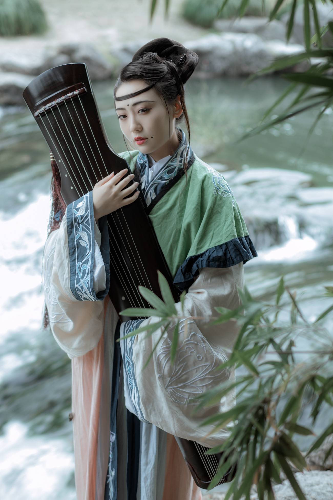 [YITUYU艺图语] 2021.12.17 青鸟 徐悦尔 [22P/354MB]