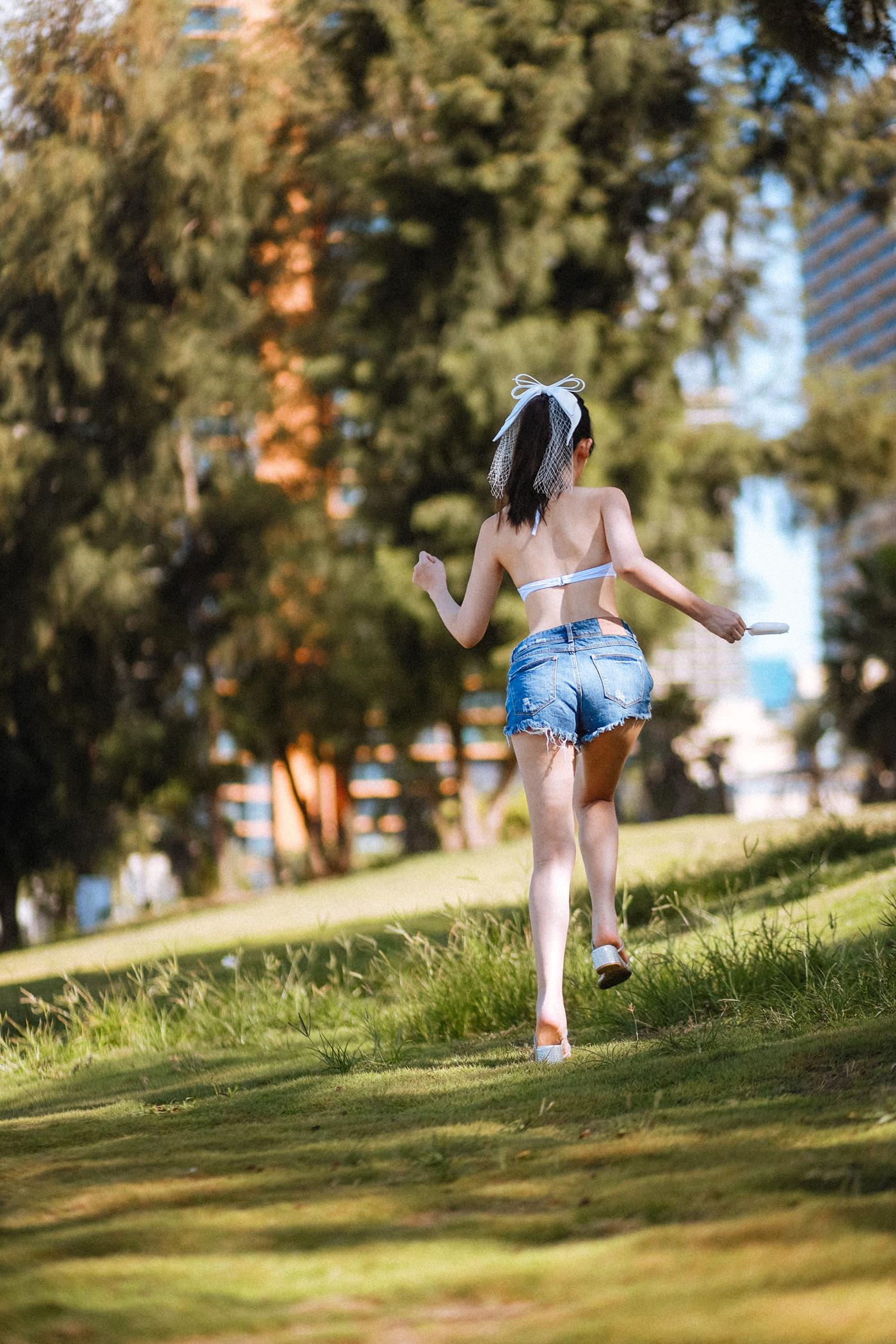 鳗鱼霏儿  - 海边[18P/298MB]