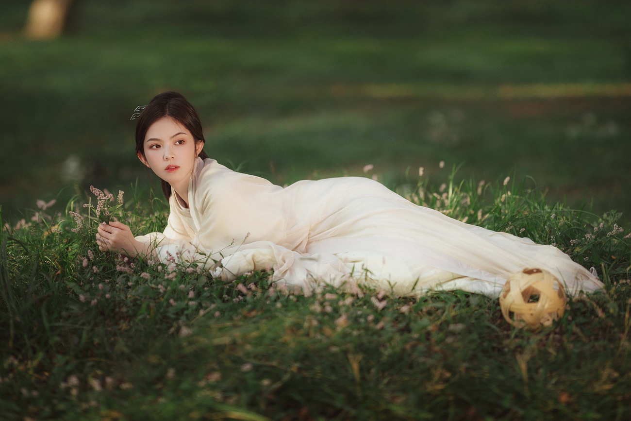[YITUYU艺图语] 2021.12.28 岁无忧 晶晶 [22P/363MB]