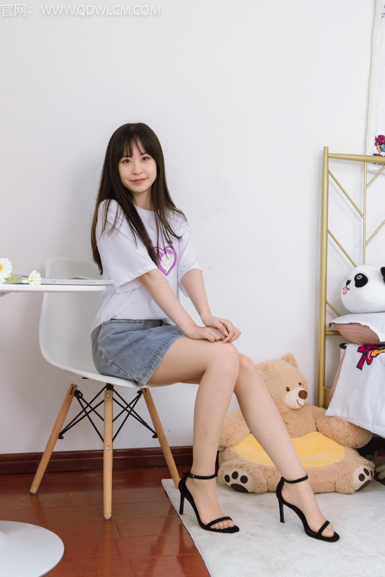 物恋传媒 NO.1293 兮兮-等一朵花开[150P/1V/3.86GB]