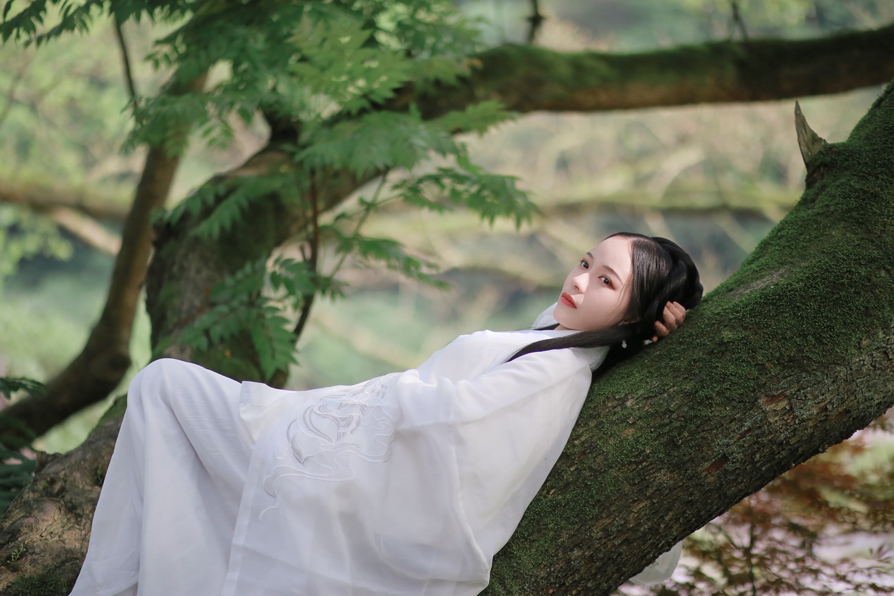 [YITUYU艺图语] 2021.10.28 西南风 木冉 [25P/230MB]