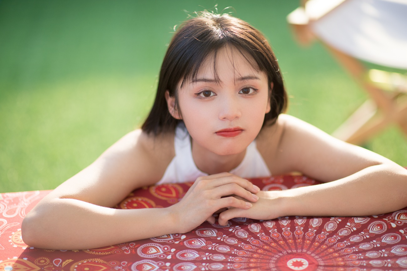 [YITUYU艺图语] 2021.11.04 白色连衣裙 雨文 [22P/283MB]