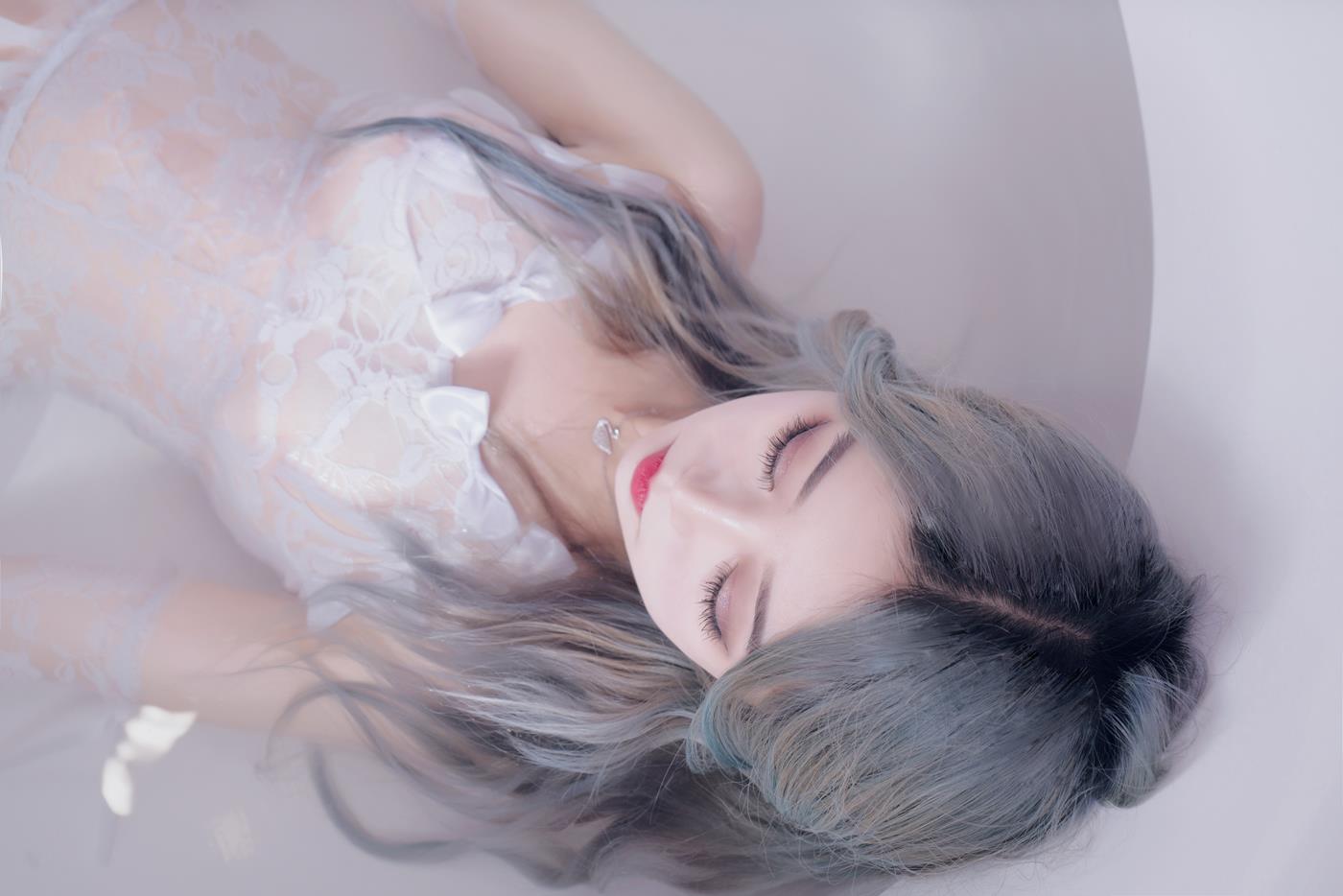 eloise软软 入水蕾丝 [35P/427MB]