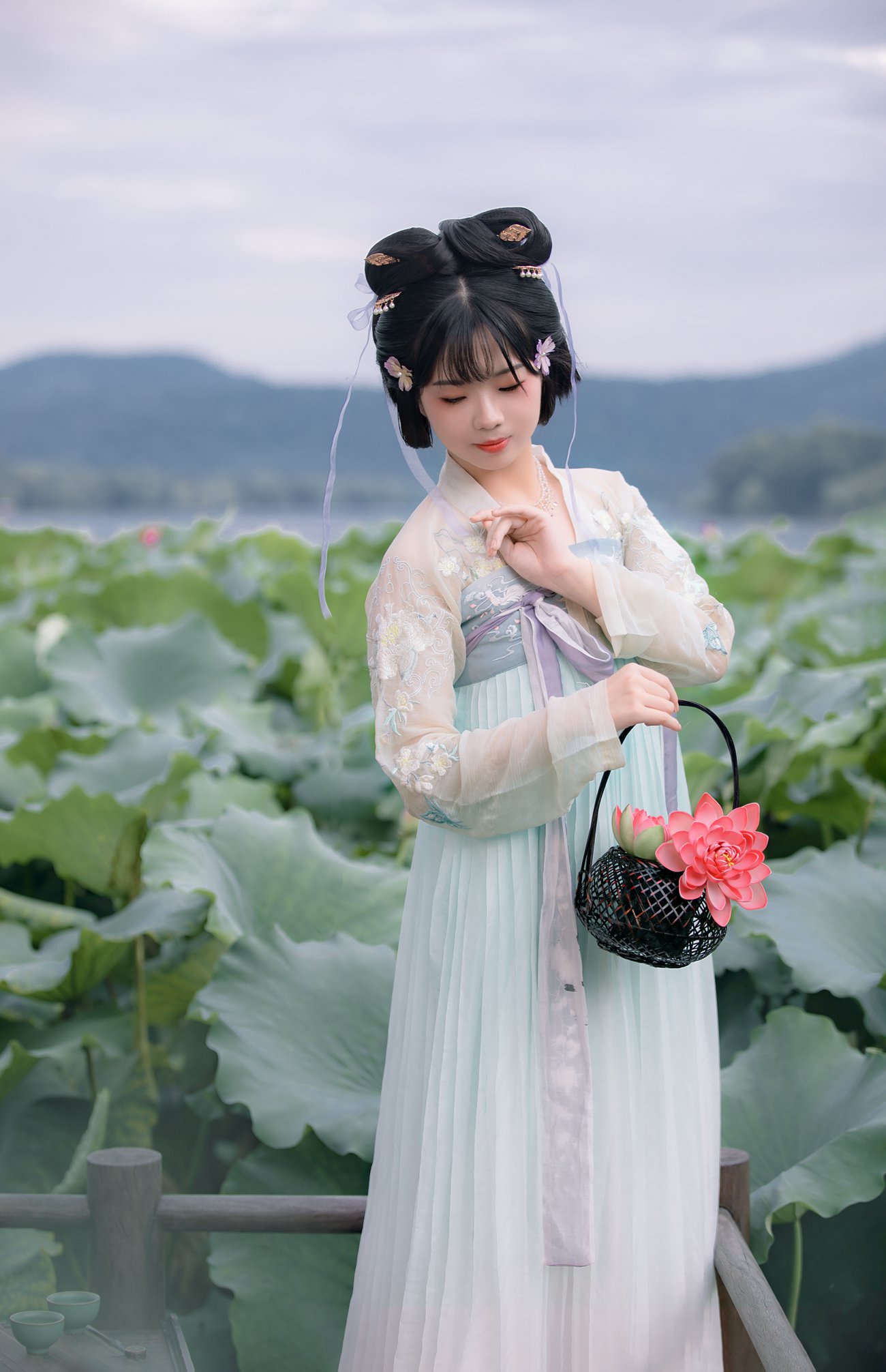 [YITUYU艺图语] 2021.12.24 赏荷 僵僵 [24P/463MB]