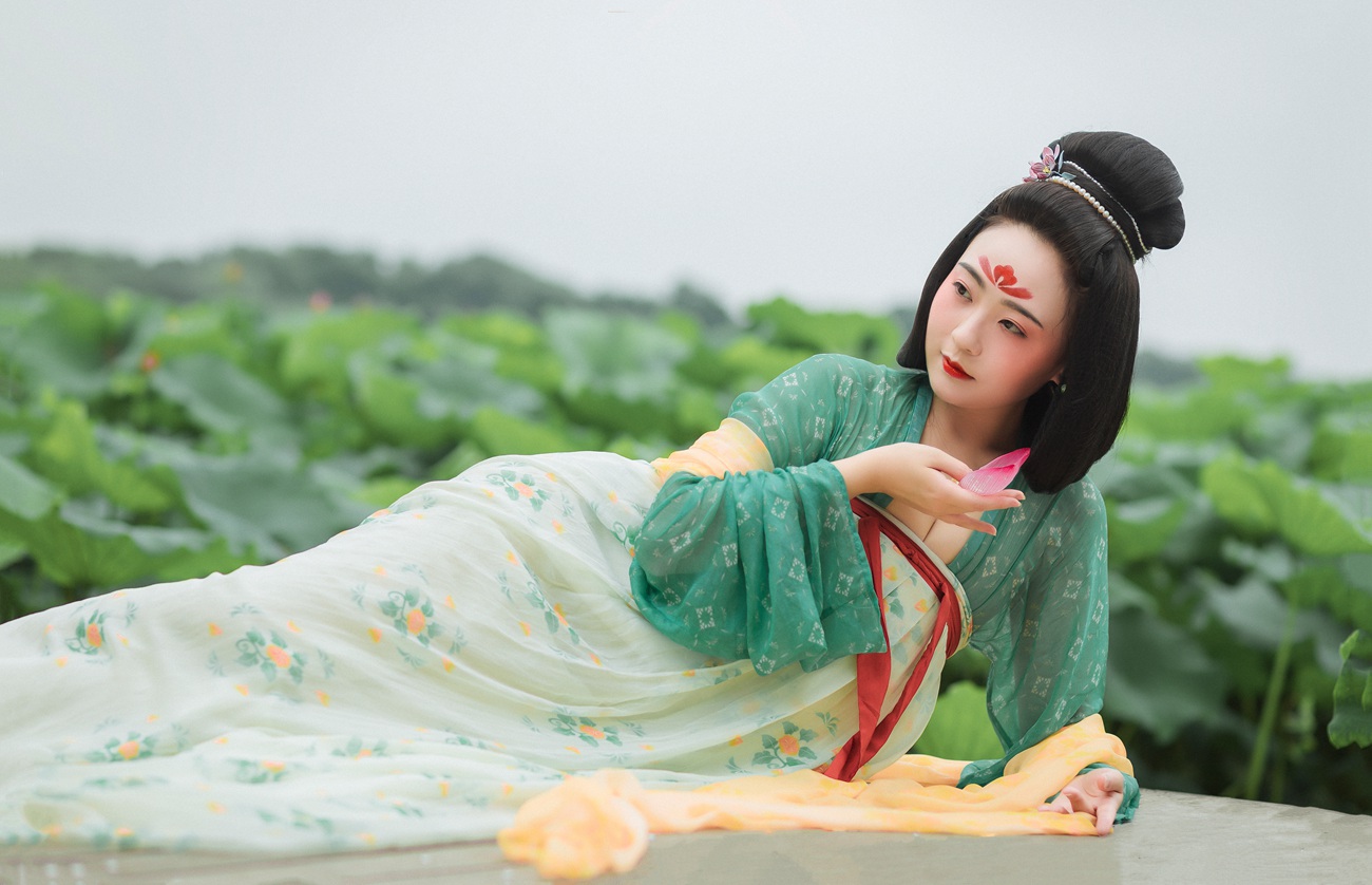 [YITUYU艺图语] 2022.01.14 荷 徐悦尔 [23P/449MB]