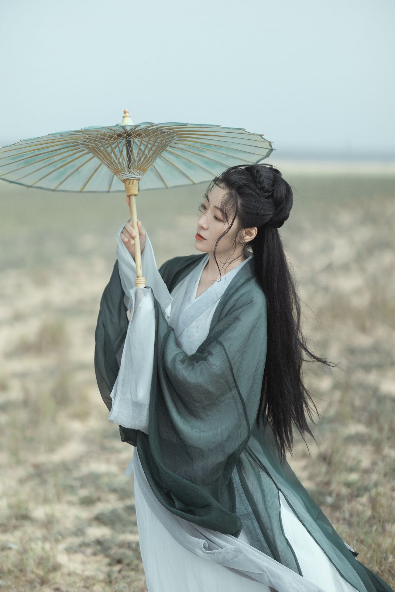 [YITUYU艺图语] 2021.10.21 天涯倦客 何佳 [26P/312MB]