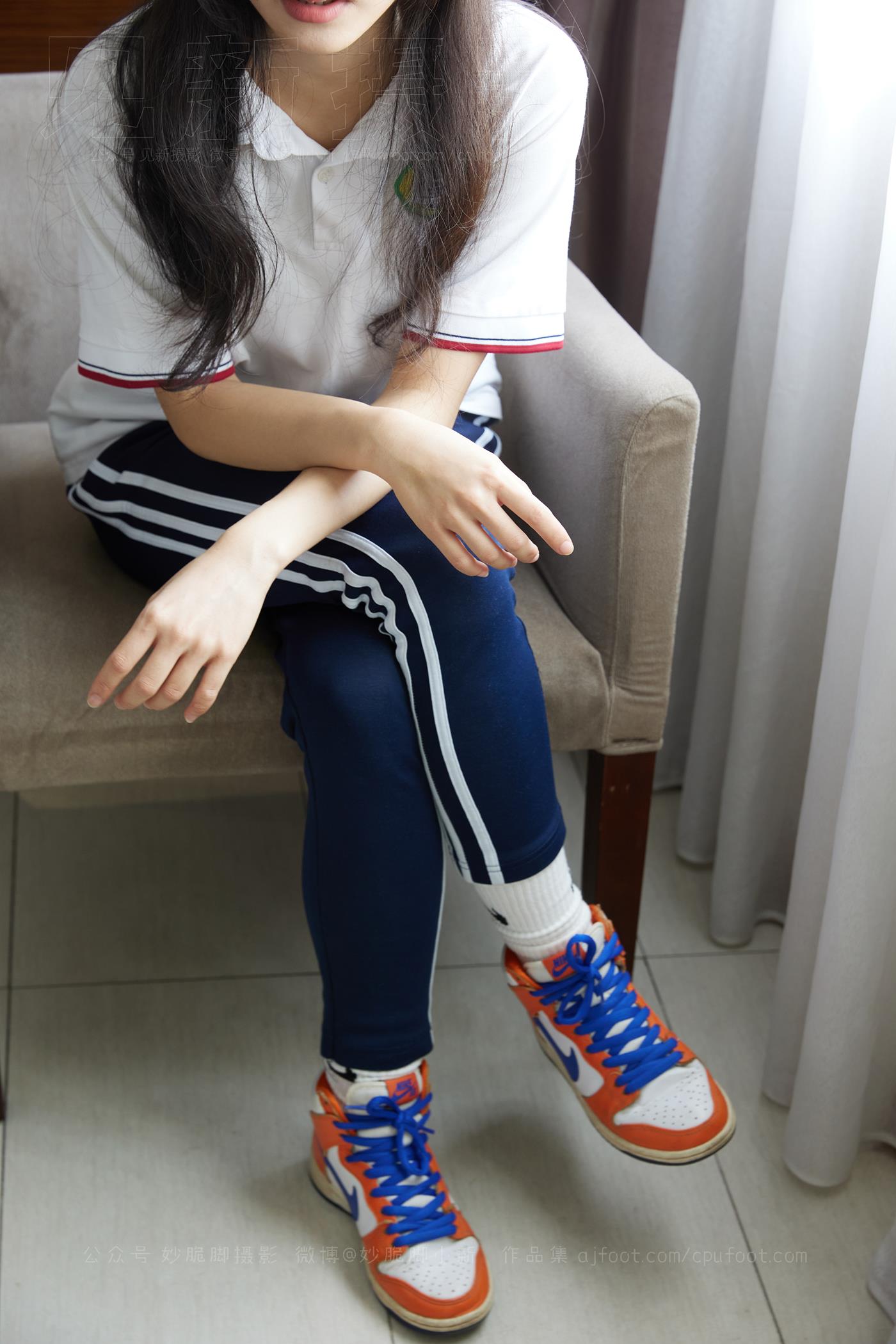 [见新摄影]NO.015 清纯甜美校园风《多想回到那个夏天》[51P/1V/803MB]