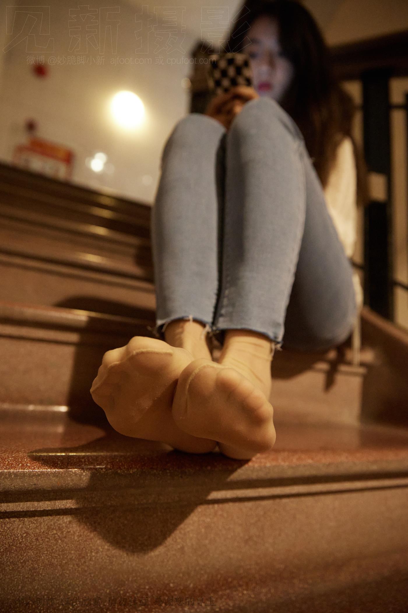 [见新摄影]NO.029 王家卫风格红色高跟鞋，质朴的生活气[233P/1V/1.91GB]