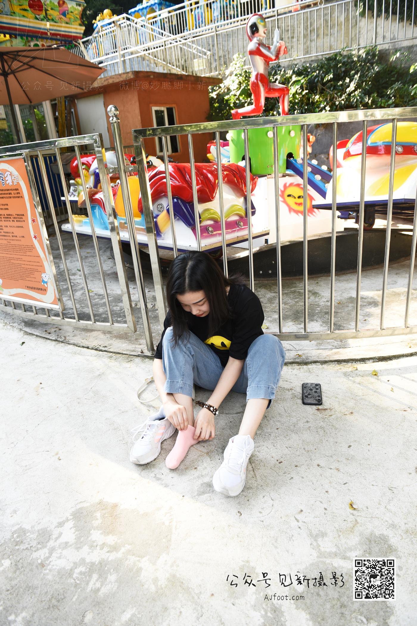 [见新摄影]NO.013 大学护理美女户外牛仔裤棉袜[63P/1V/1.62GB]