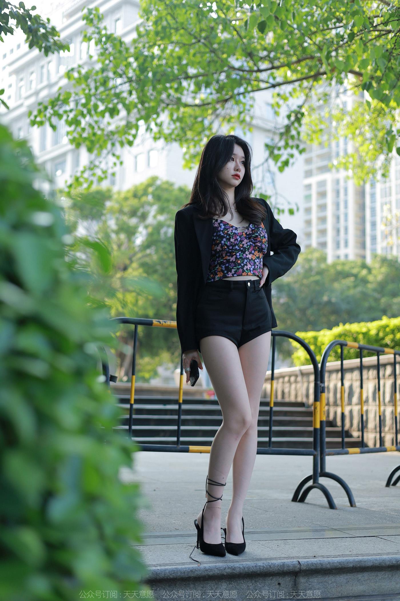 [IESS异思趣向] 2022.05.24 丝享家1097：佳爷《四月特辑》[79P/113MB]