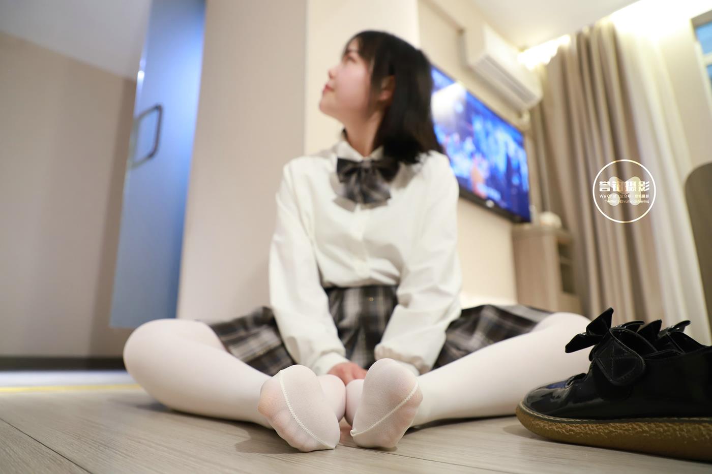 [誉铭传媒]袜足摄影 2022年 NO.010[110P/1V/0.97GB]