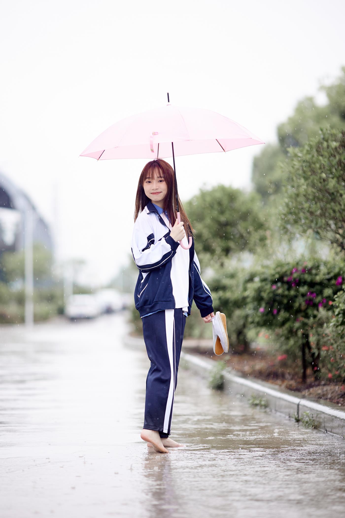 [见新摄影]NO.034 甜美雨天[161P/1V/1.29GB]