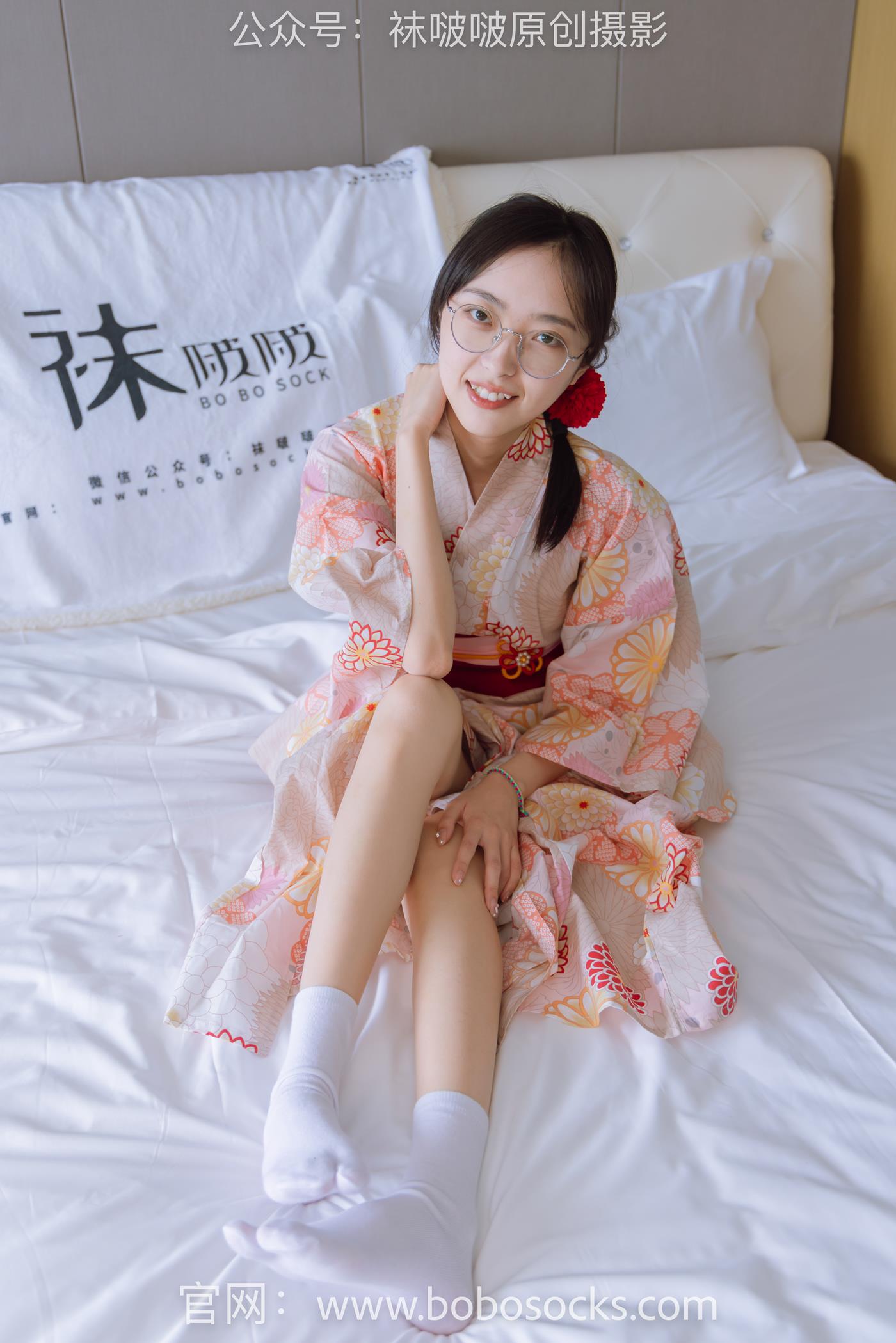 [BoBoSocks袜啵啵]NO.137 稚予-木屐、分指白棉袜、裸足、和风浴衣[170P/1V/6.04GB]