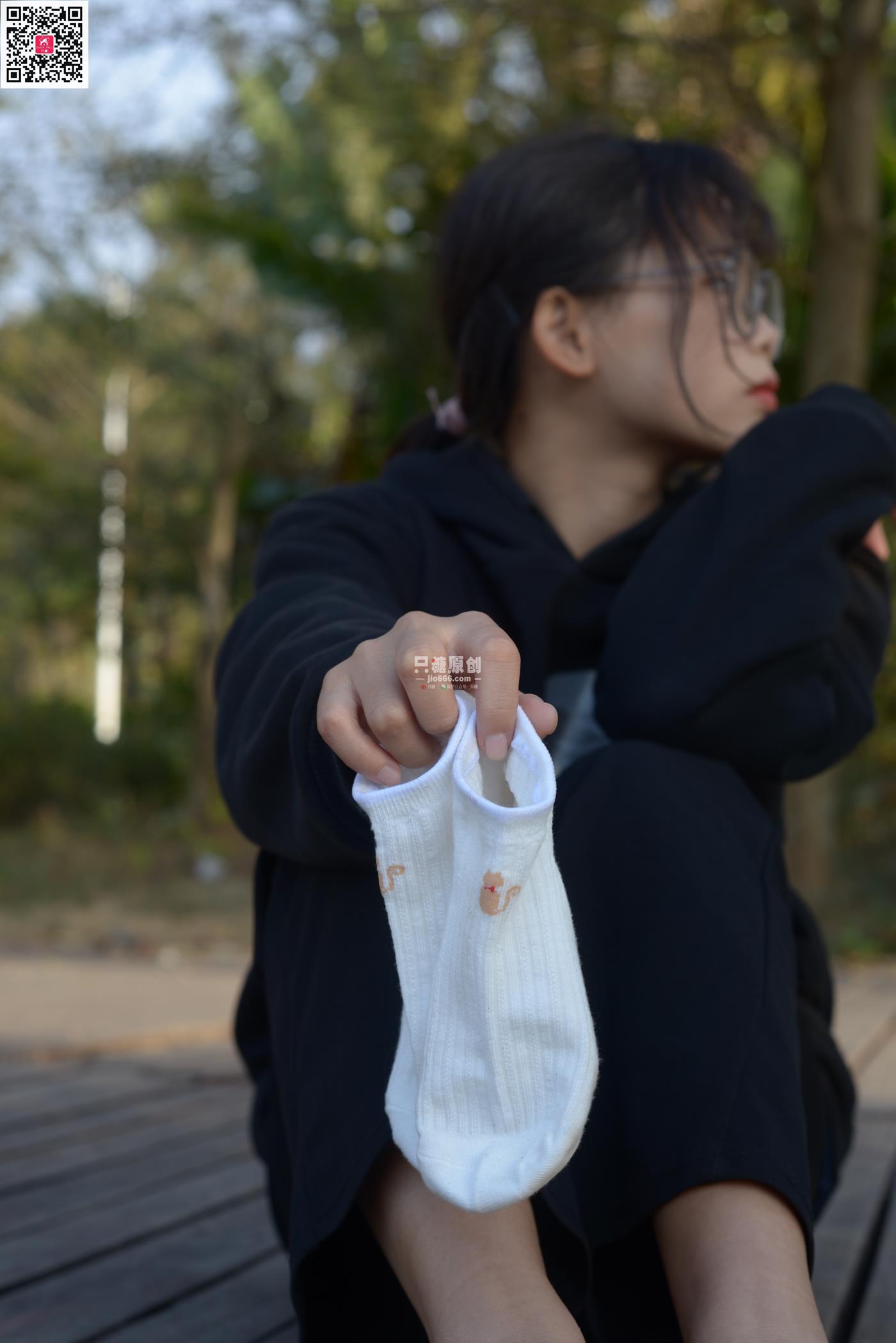 [只糖原创]NO.574 露露 陪落叶看了一次黄昏[150P/1V/1.17GB]