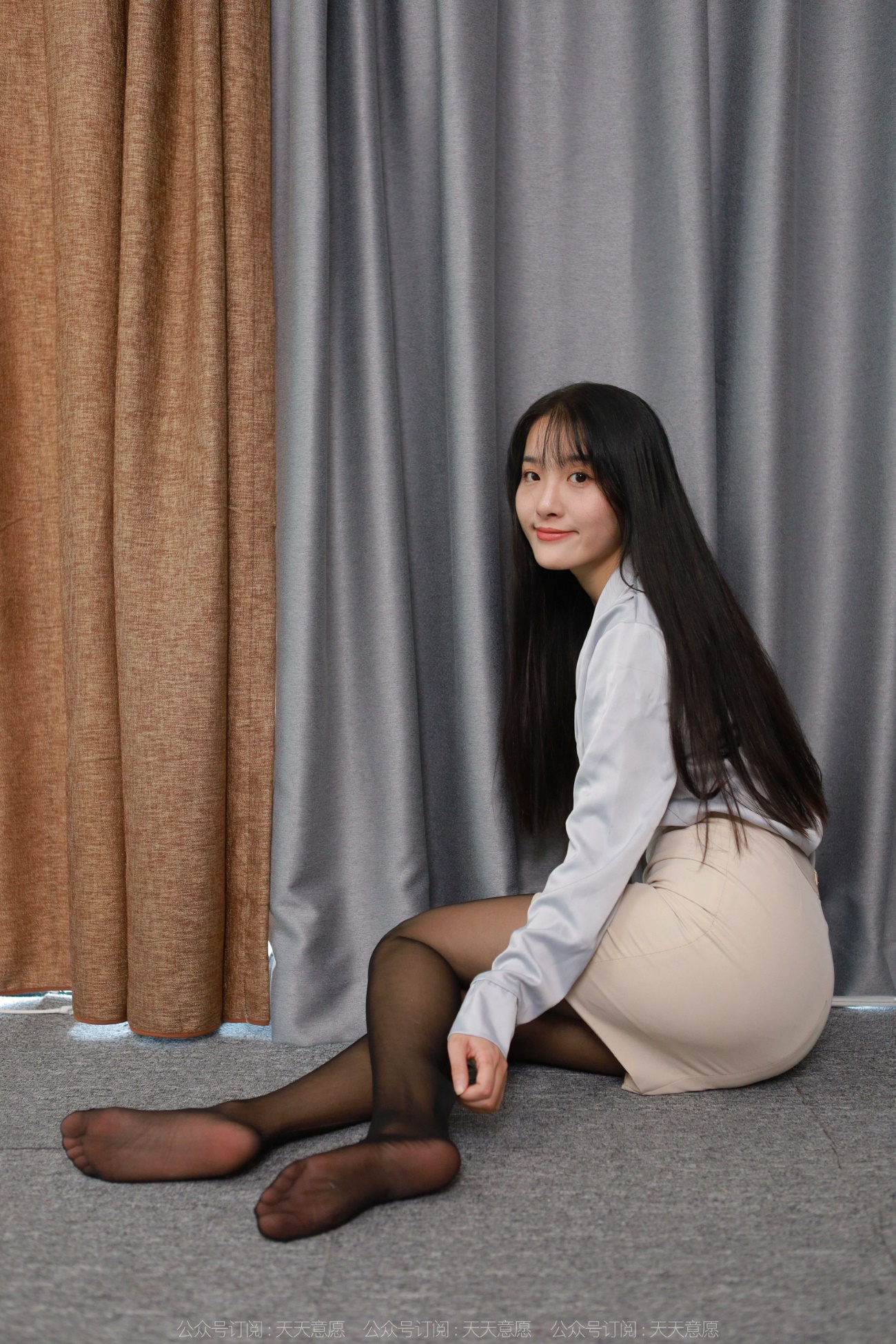 [IESS异思趣向] 耽丝 220907婉萍 [81P/113MB]