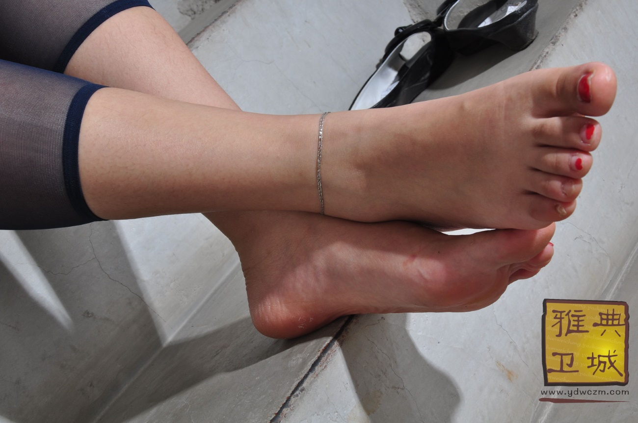 雅典卫城 002 红色脚趾甲[45P/29M]