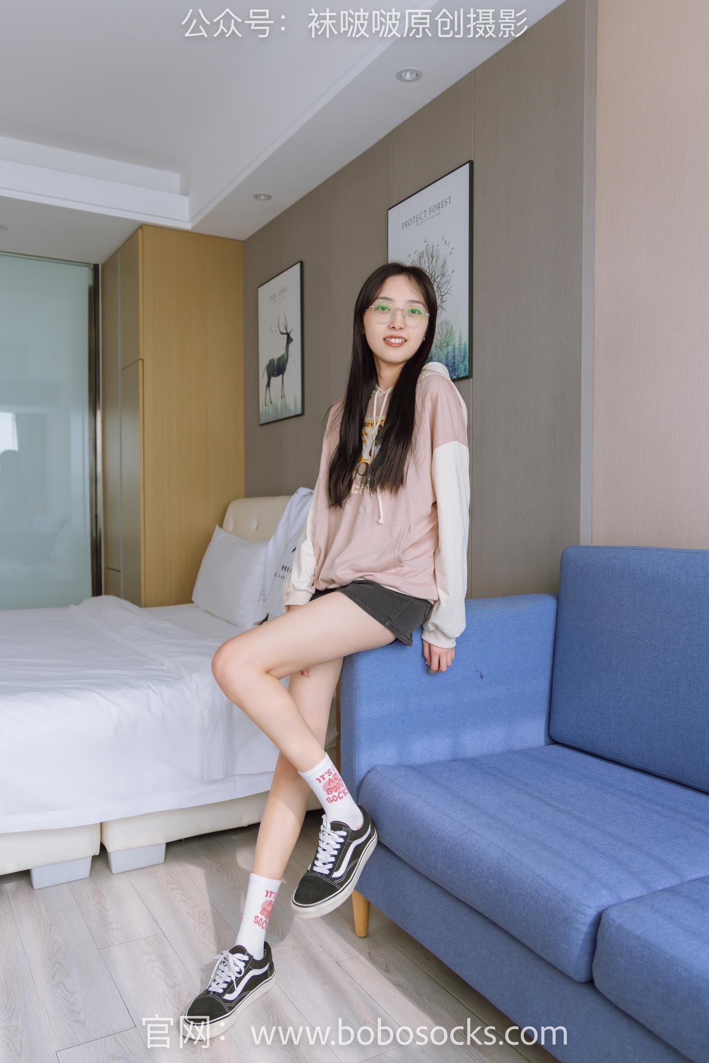 [BoBoSocks袜啵啵]NO.143 稚予-匡威板鞋、vans帆布鞋、两双白棉袜[166P/1V/6.24GB]