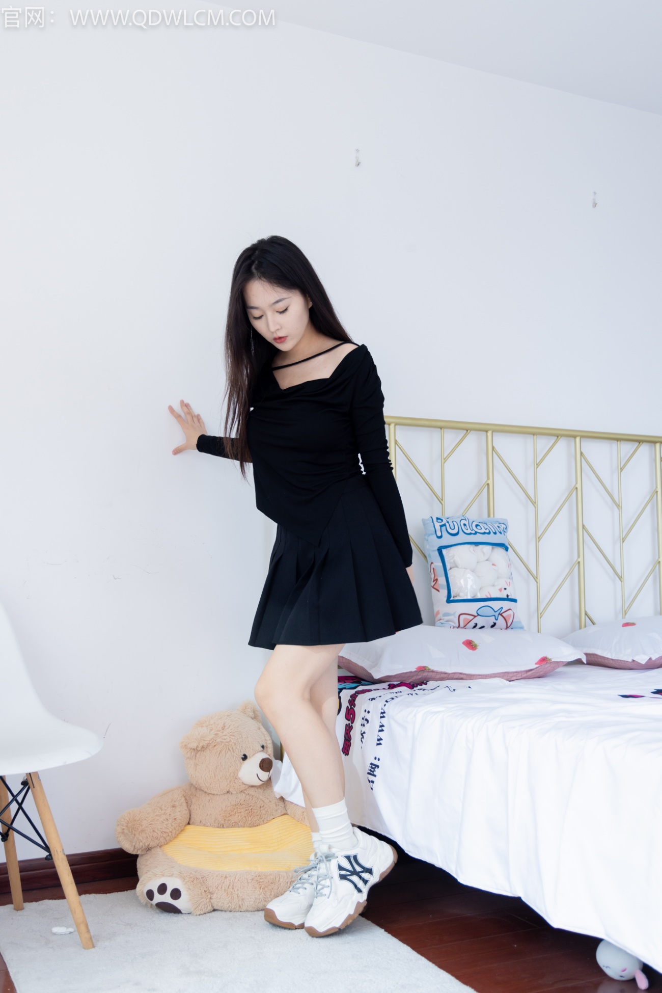 物恋传媒 NO.1324 美兔-浪花朵朵[143P/1V/3.24GB]