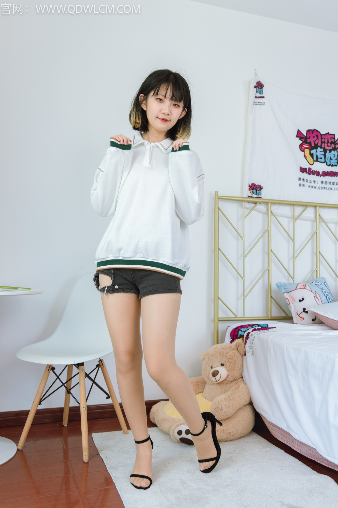 物恋传媒 NO.1332 暗月-那一抹明月[148P/1V/3.92GB]