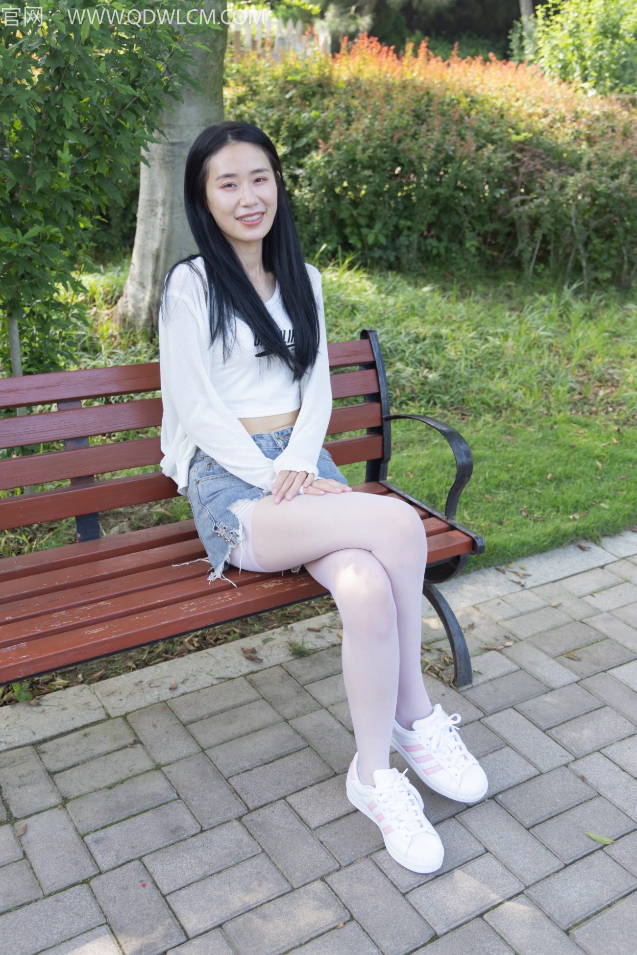 物恋传媒 NO.1341 菜菜-无人之岛[154P/1V/4.36GB]