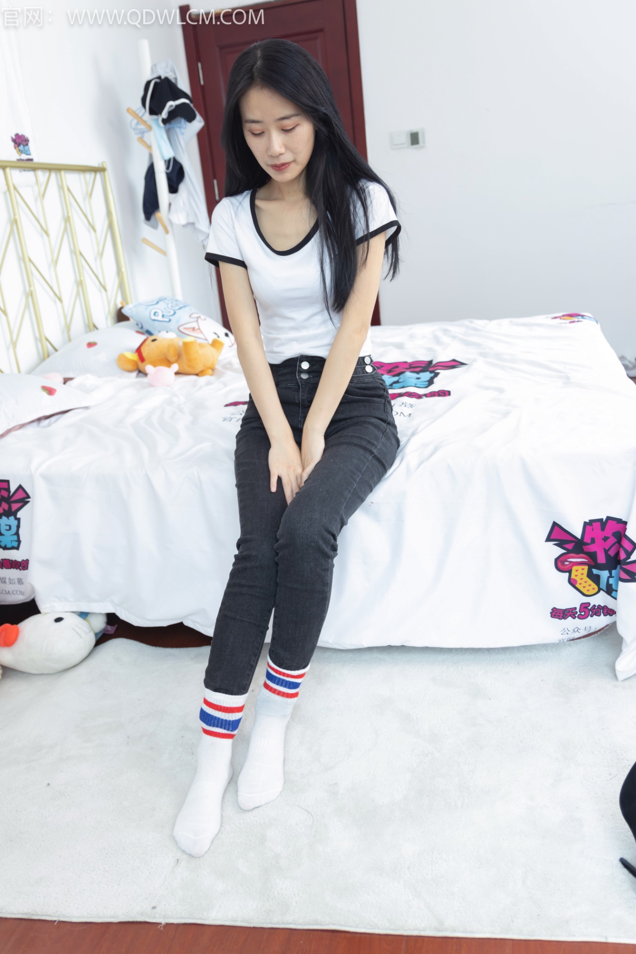 物恋传媒 NO.1304 菜菜-爱要坦荡荡[152P/1V/2.47GB]