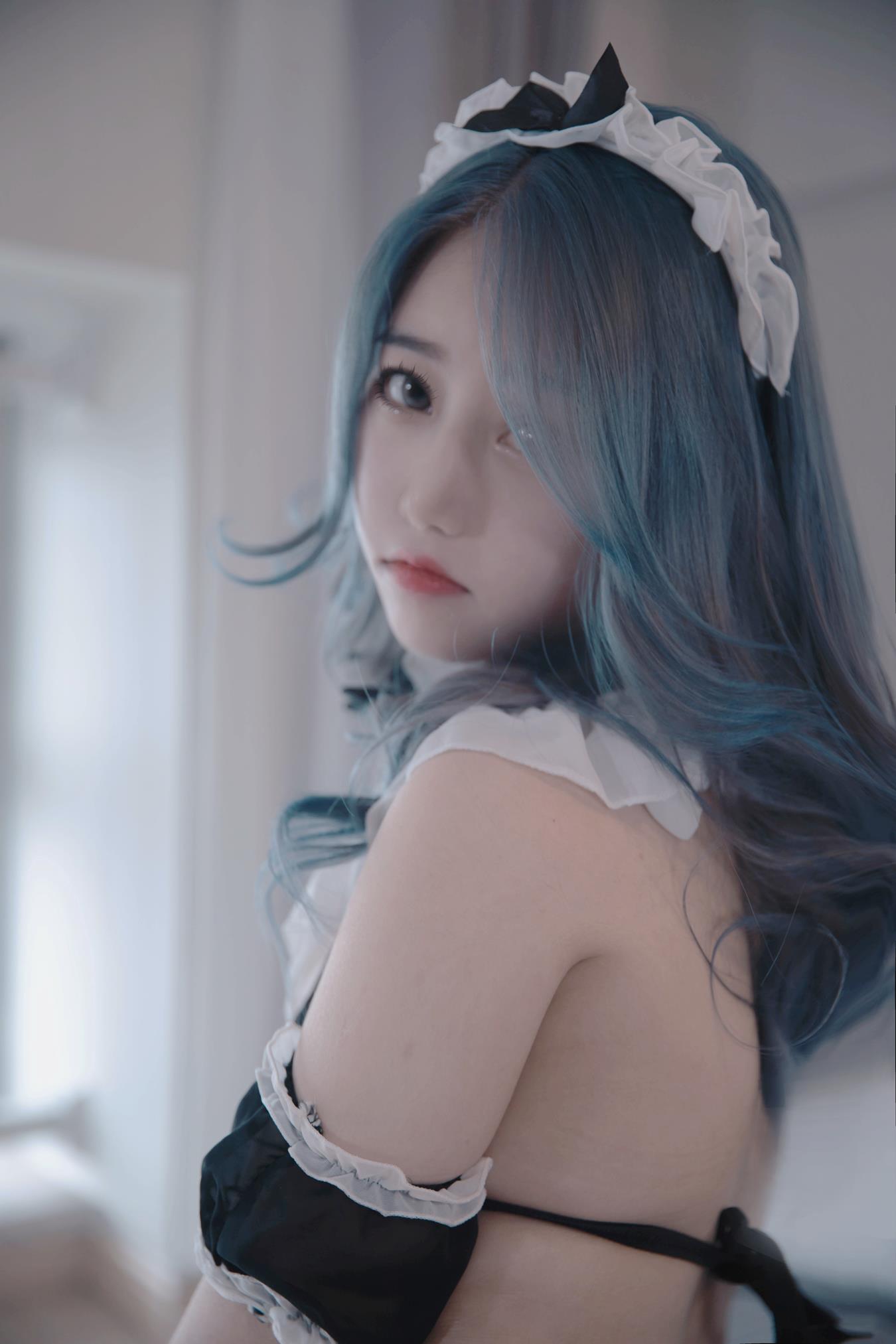 eloise软软  - 三点与黑丝[30P/130MB]