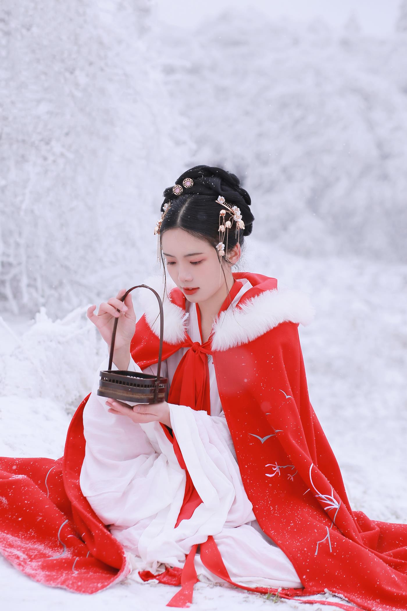 [YITUYU艺图语] 2021.12.25 大雪 沂越 [35P/308MB]