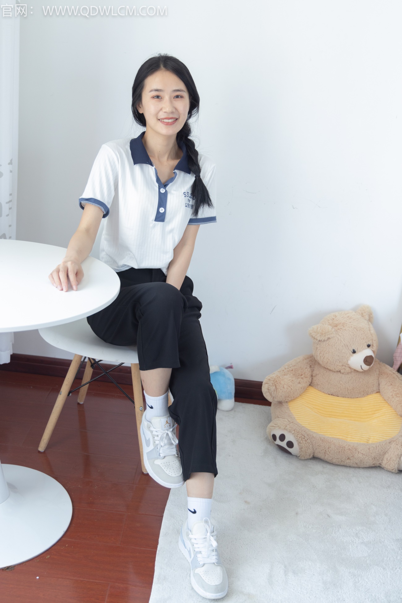 物恋传媒 NO.1297 菜菜-萤火虫小巷[164P/1V/4.58GB]