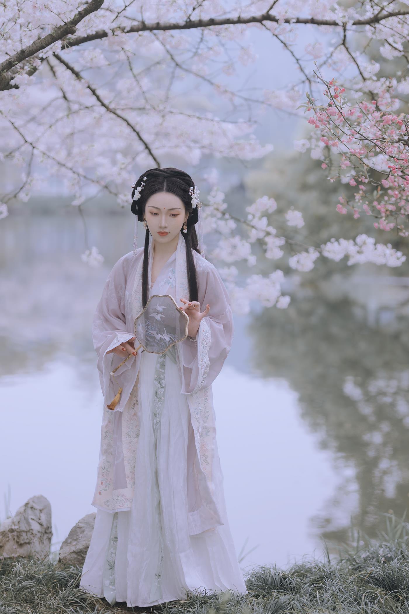 [YITUYU艺图语] 2022.01.14 樱花落 Joyceee [26P/176MB]
