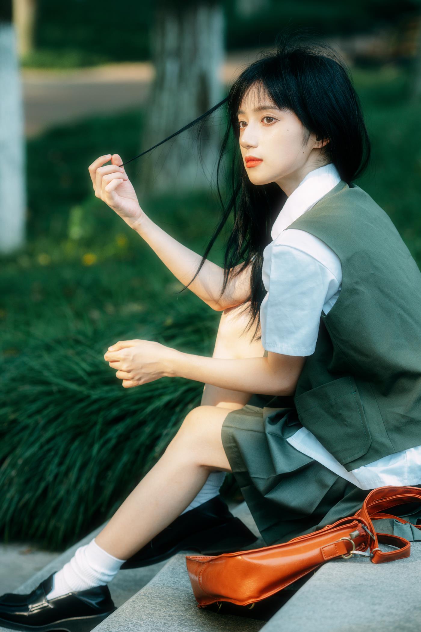[YITUYU艺图语] 2021.11.26 绿色心情 月半了吧 [25P/477MB]