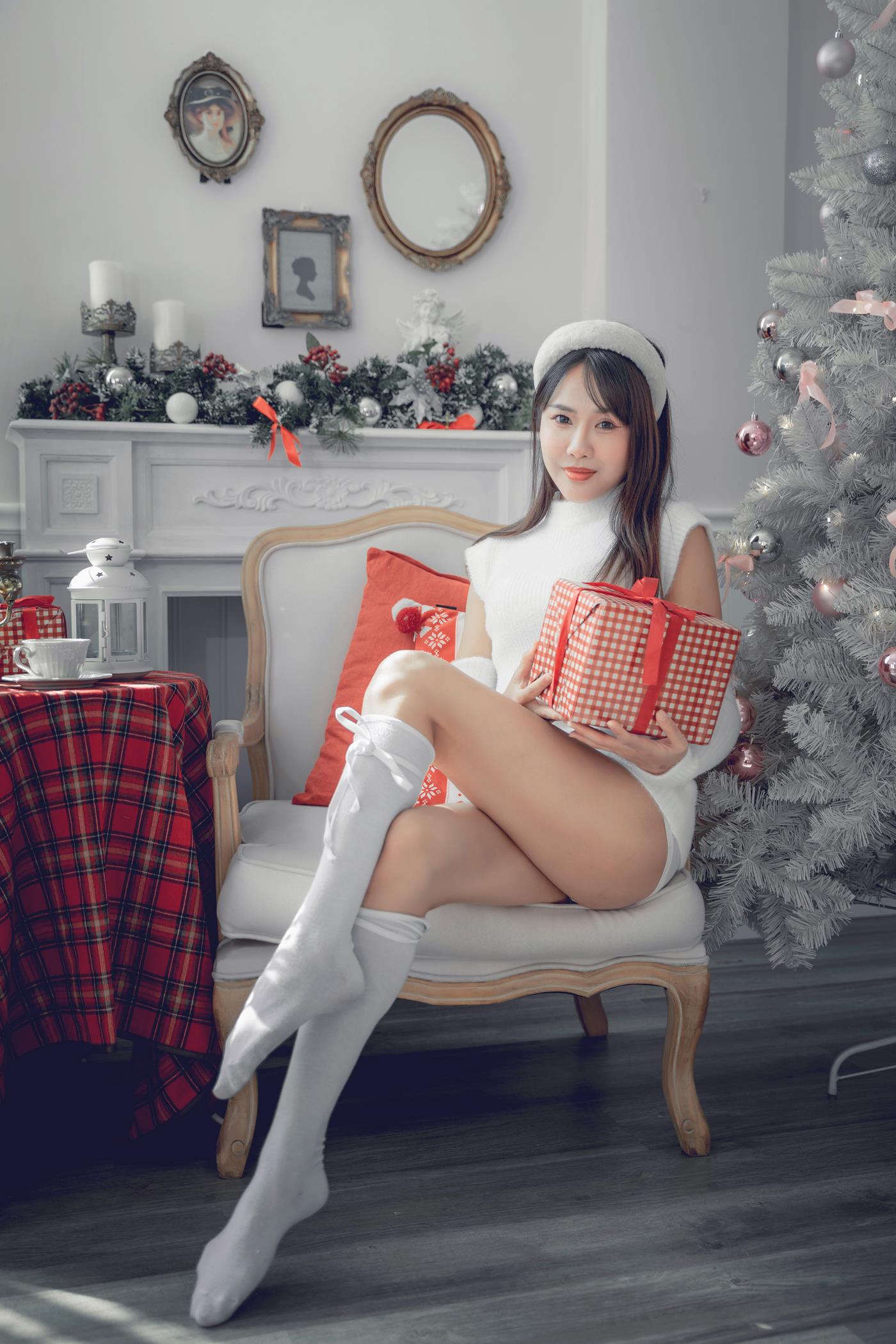 [YITUYU艺图语] 2021.12.21 圣诞少女 lin [42P/446MB]