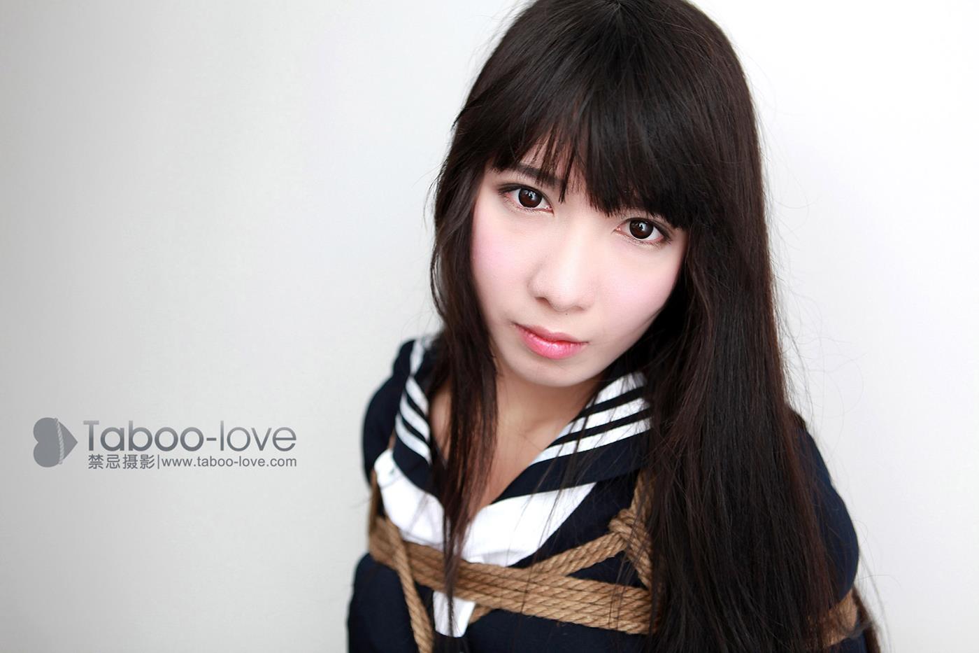 [禁忌摄影]Taboo-love NO.001 迷人的眼神[33P/10MB]