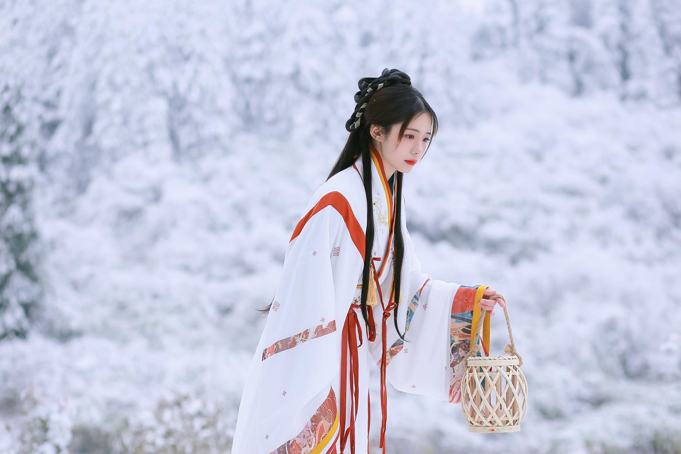 [YITUYU艺图语] 2021.11.20 青松 沂越 [24P/195MB]