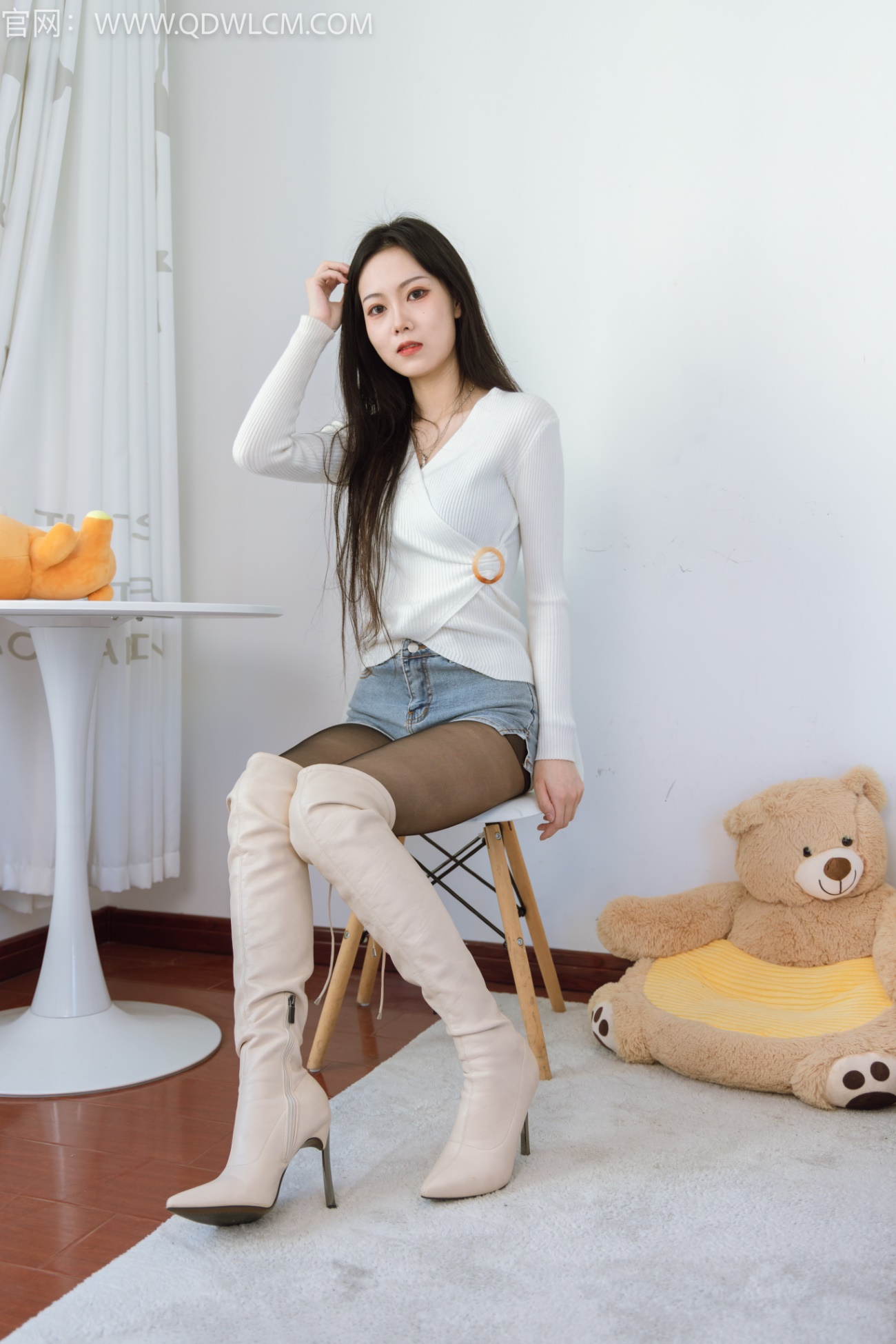 物恋传媒 NO.1327 康康-追光的星星[144P/1V/3.90GB]