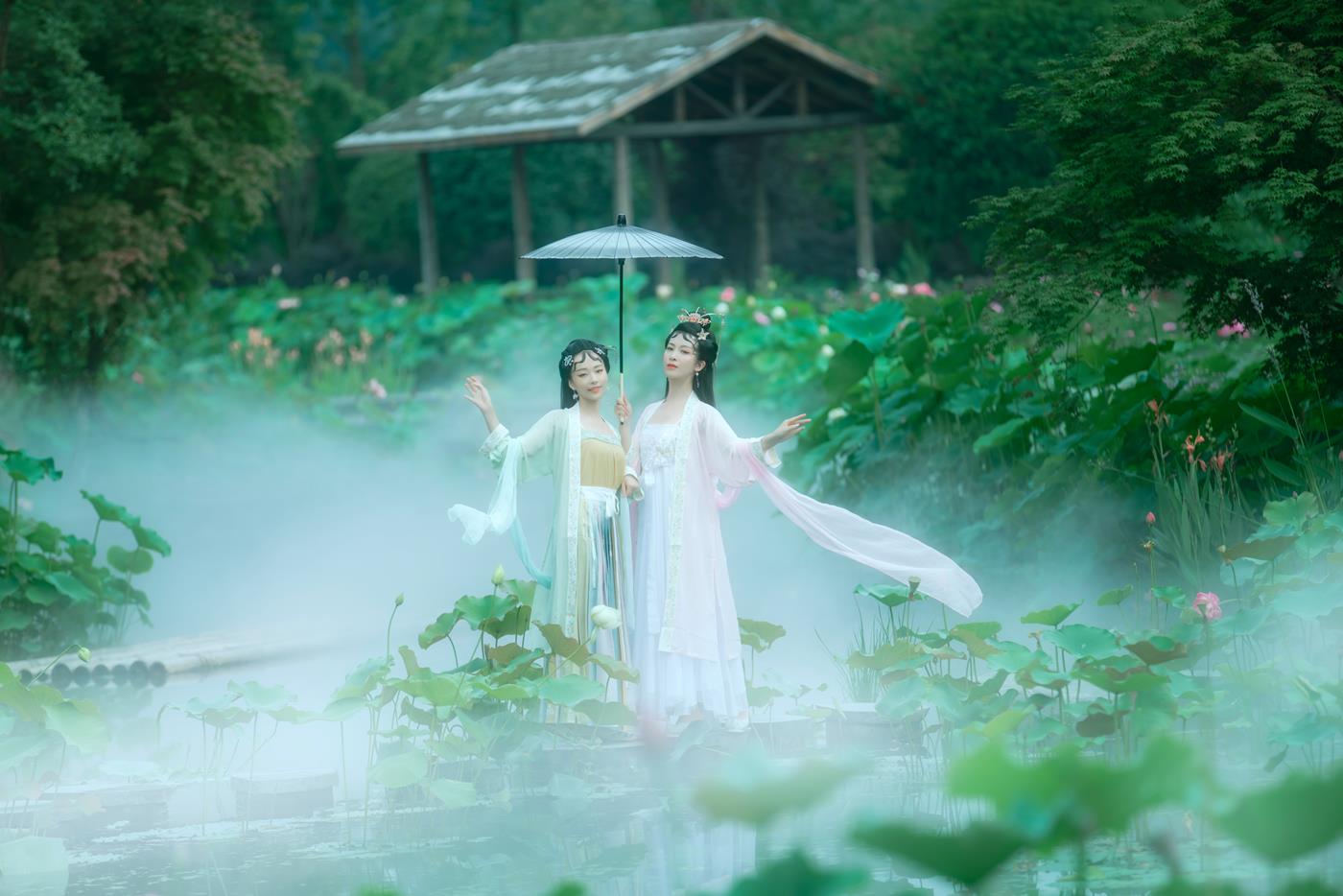 [YITUYU艺图语] 2021.12.25 双生花 修水凝花 [31P/324MB]