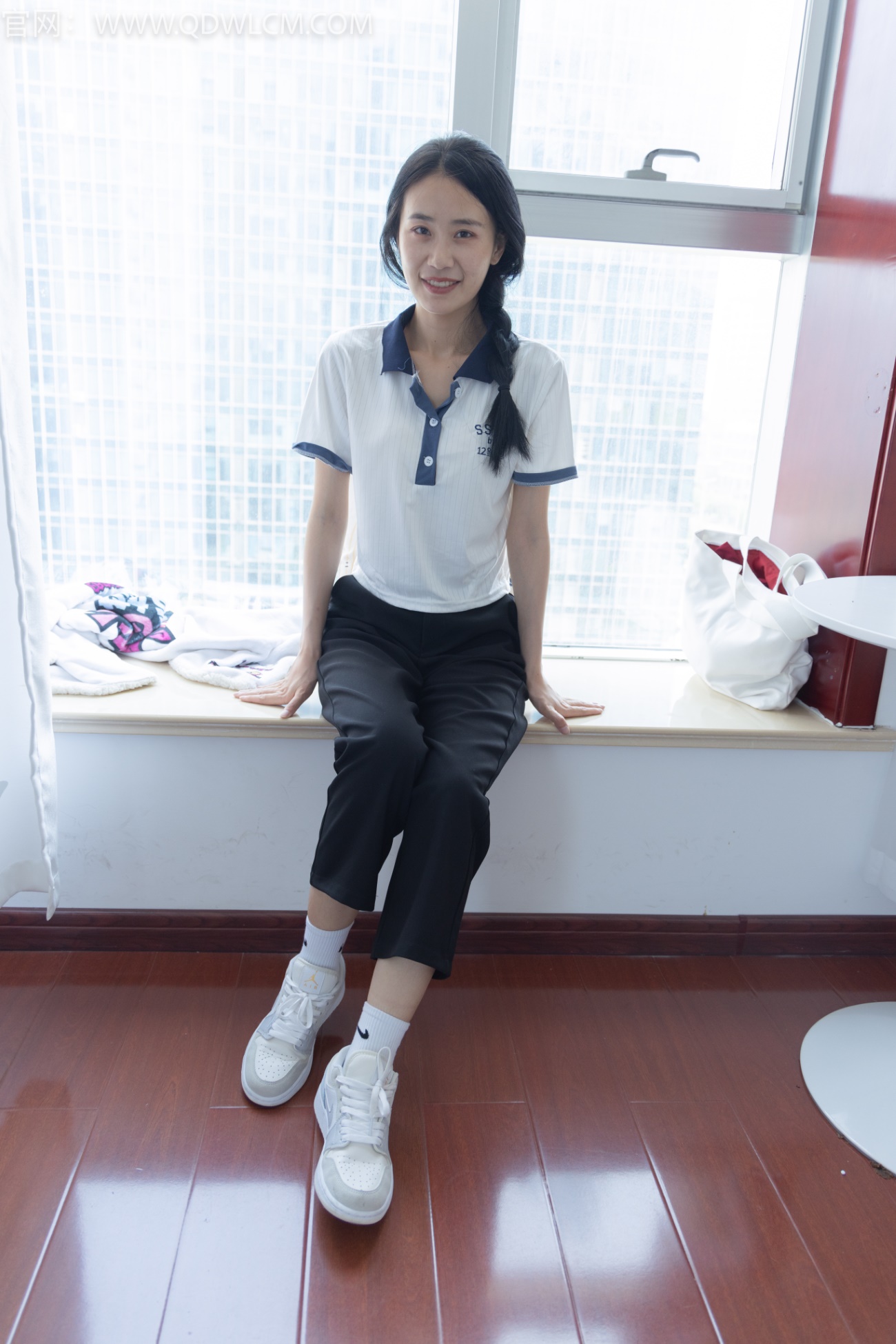 物恋传媒 NO.1297 菜菜-萤火虫小巷[164P/1V/4.58GB]