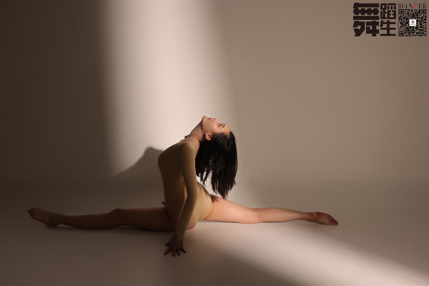 舞蹈生日记 2022.03.30 简[38P/299MB]