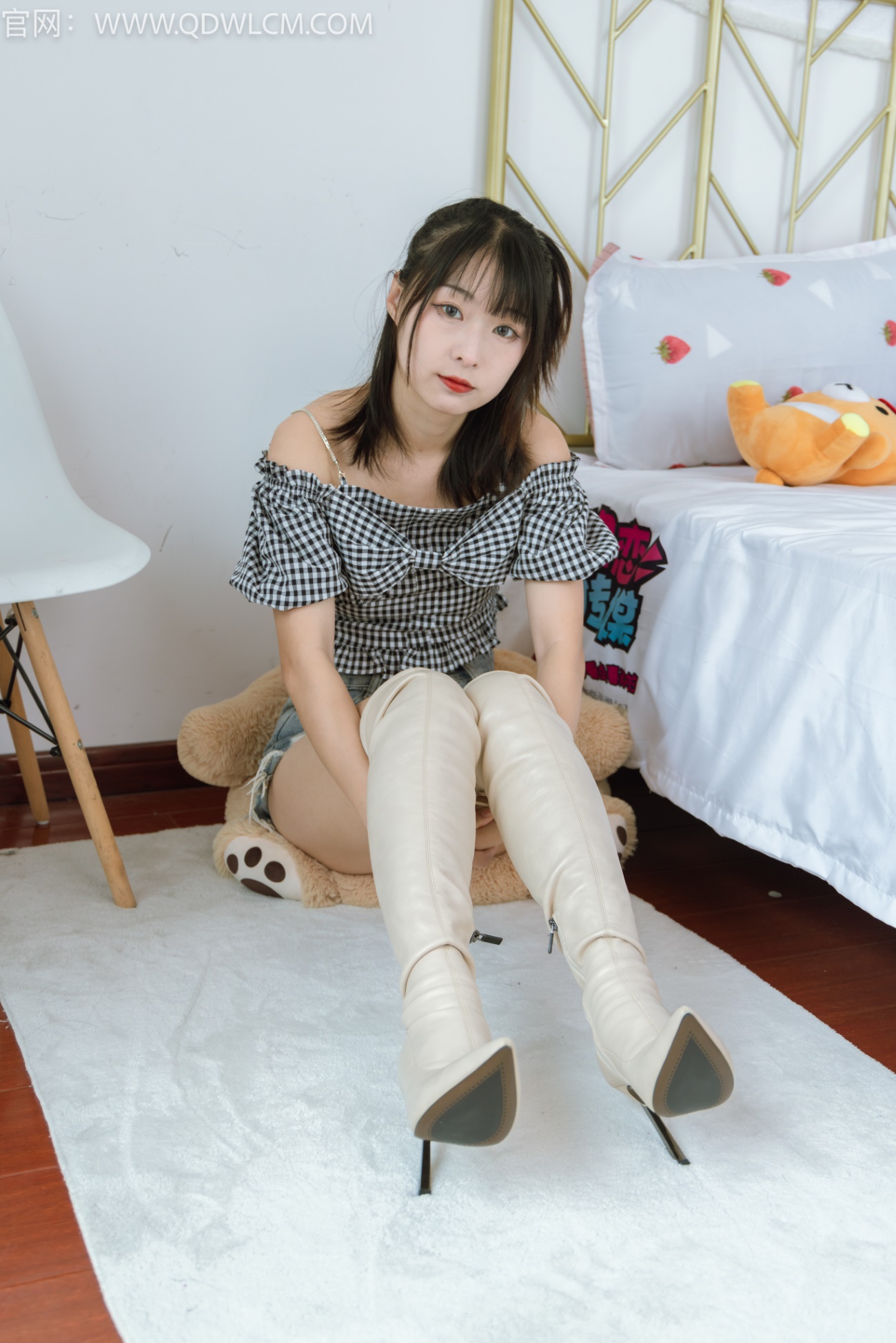 物恋传媒 NO.1306 月心-小城秋天[170P/1V/4.66GB]